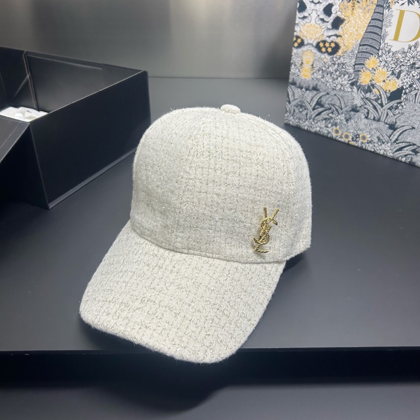 💛配防尘袋。【YSL圣罗兰】2025新款羊绒亮片简约棒球帽，男女通用～酷帅出街