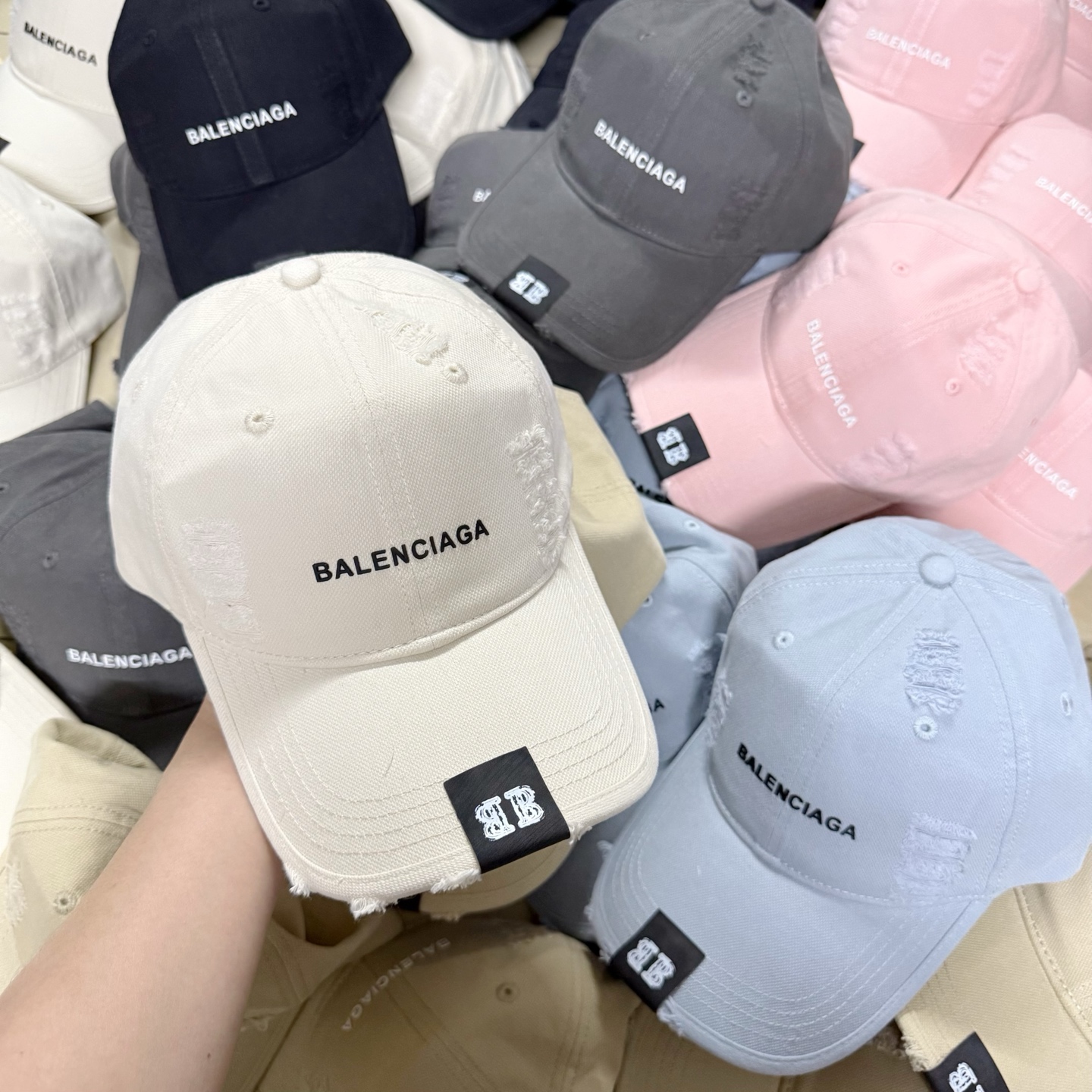 Balenciaga hat balenciaga 2026 — photo 6