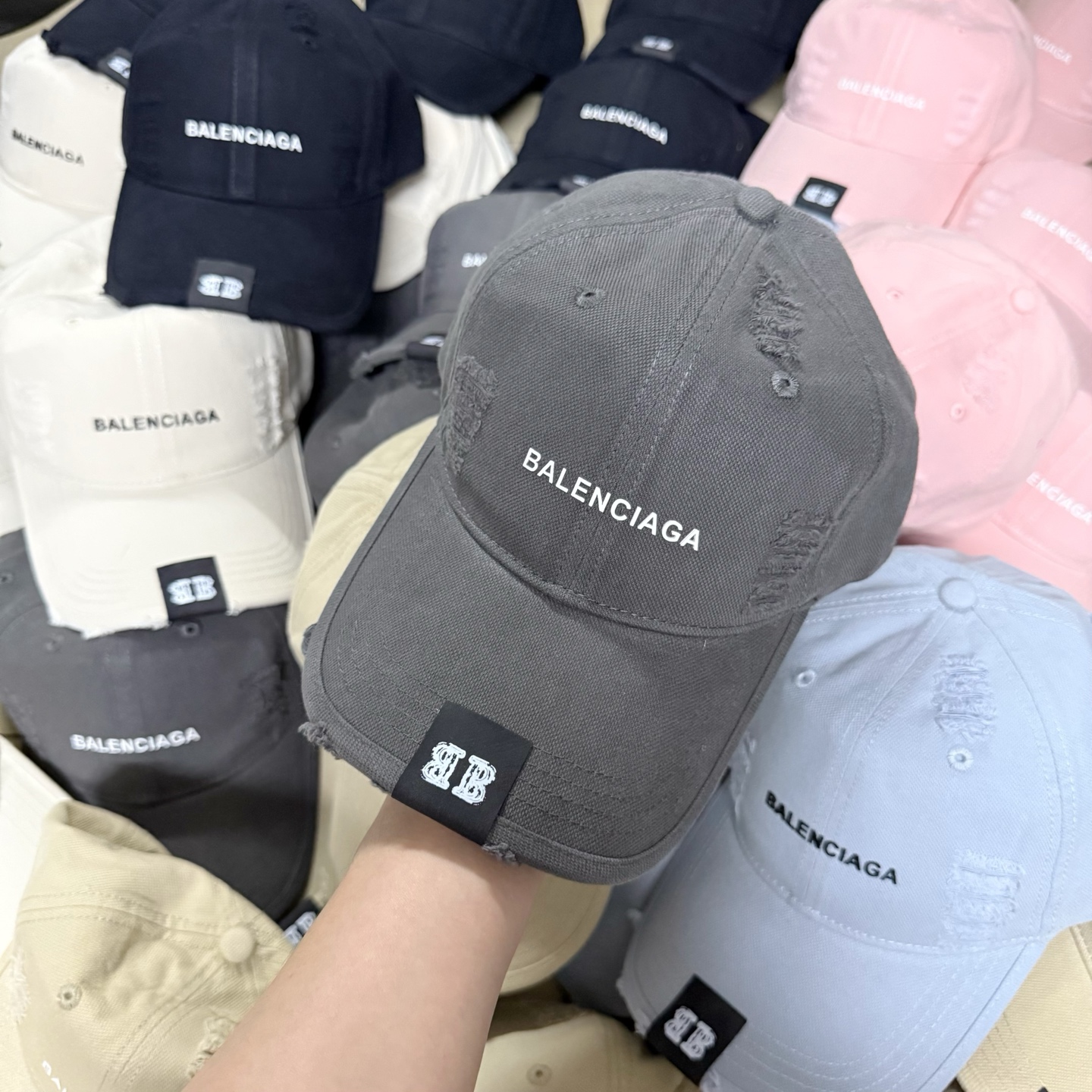 Balenciaga hat balenciaga 2026 — photo 7