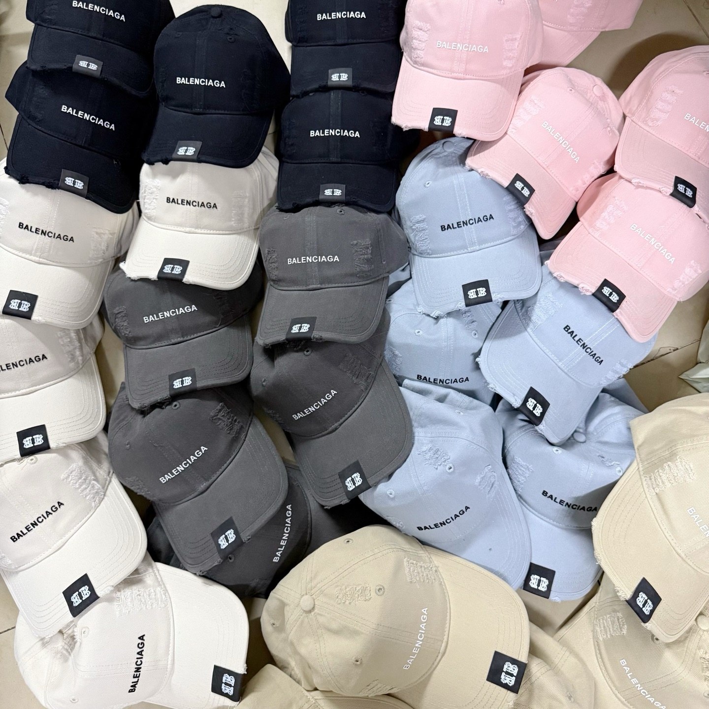 Balenciaga hat balenciaga 2026 — photo 2
