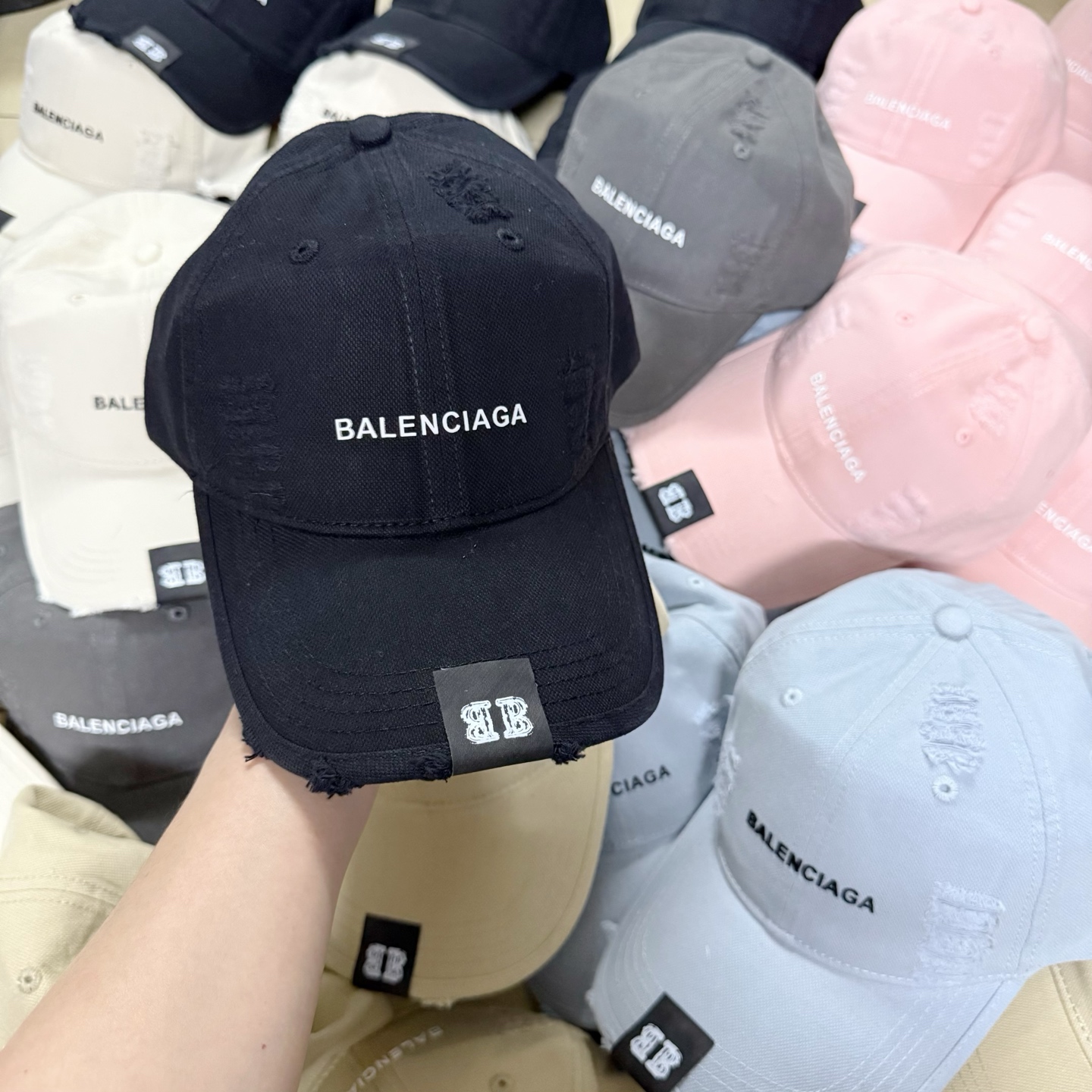 Balenciaga hat balenciaga 2026 — photo 9