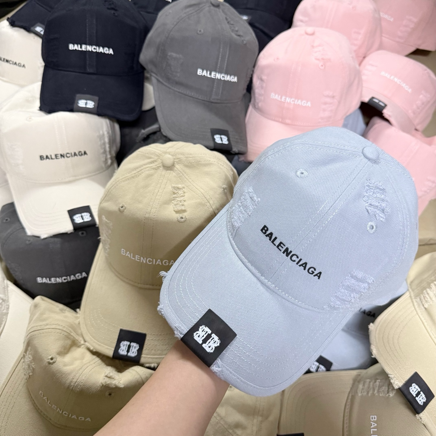 Balenciaga hat balenciaga 2026 — photo 8