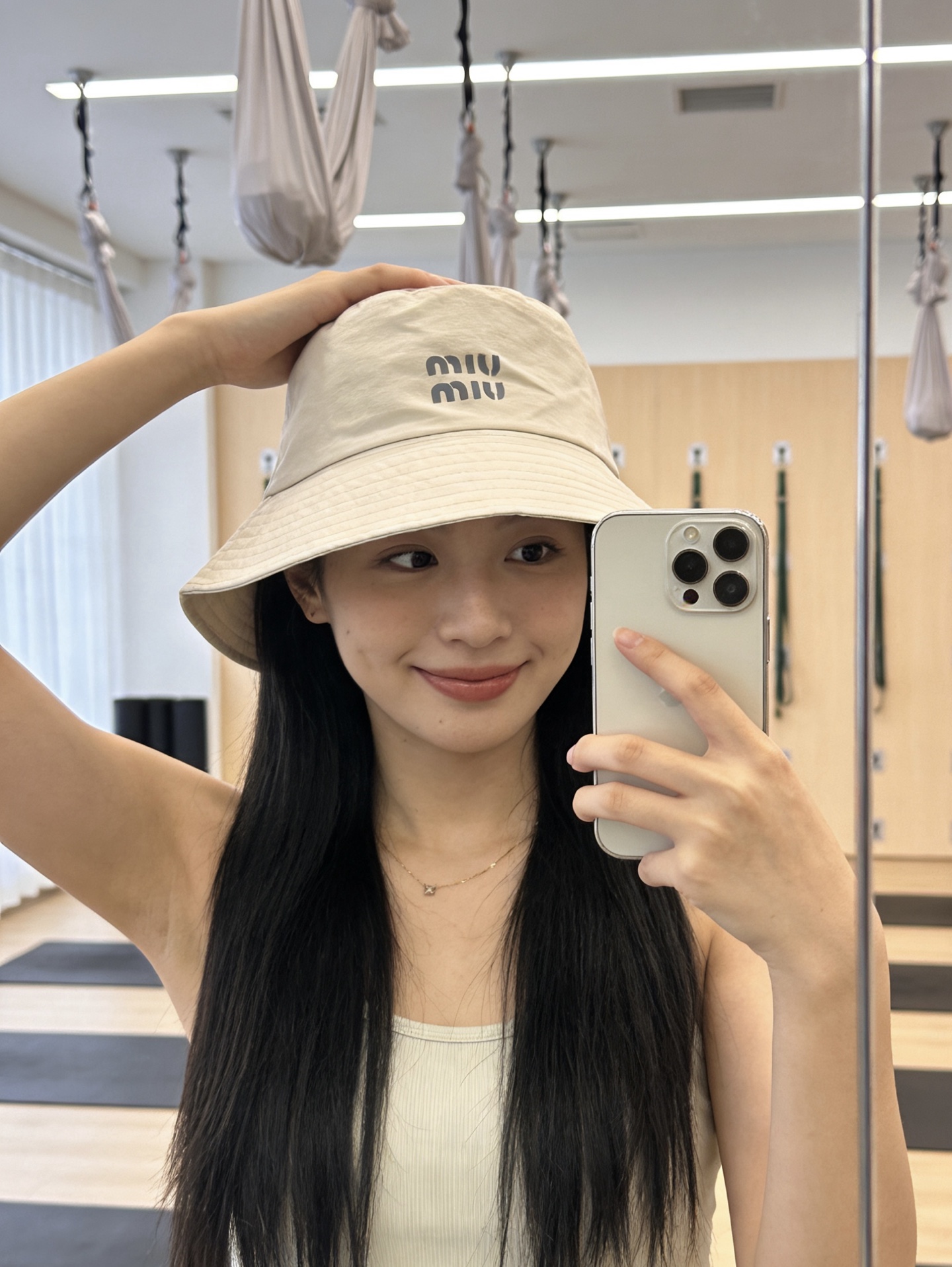 Miu Miu 马卡龙色系 速干渔夫帽