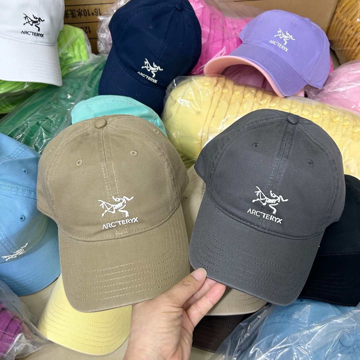 🎀始祖鸟棒球帽🧢 高端软顶——-