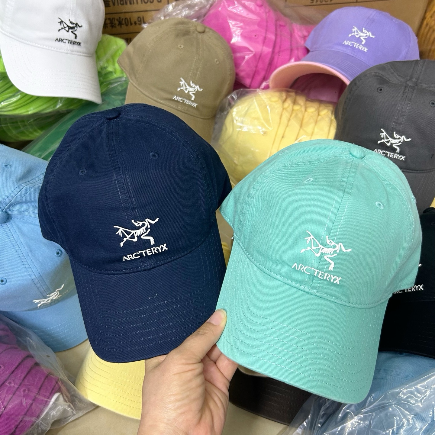 🎀始祖鸟棒球帽🧢 高端软顶——-