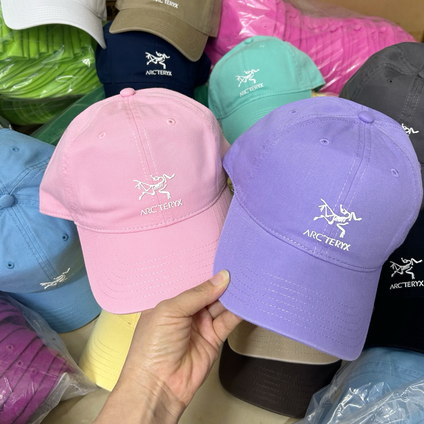 🎀始祖鸟棒球帽🧢 高端软顶——-