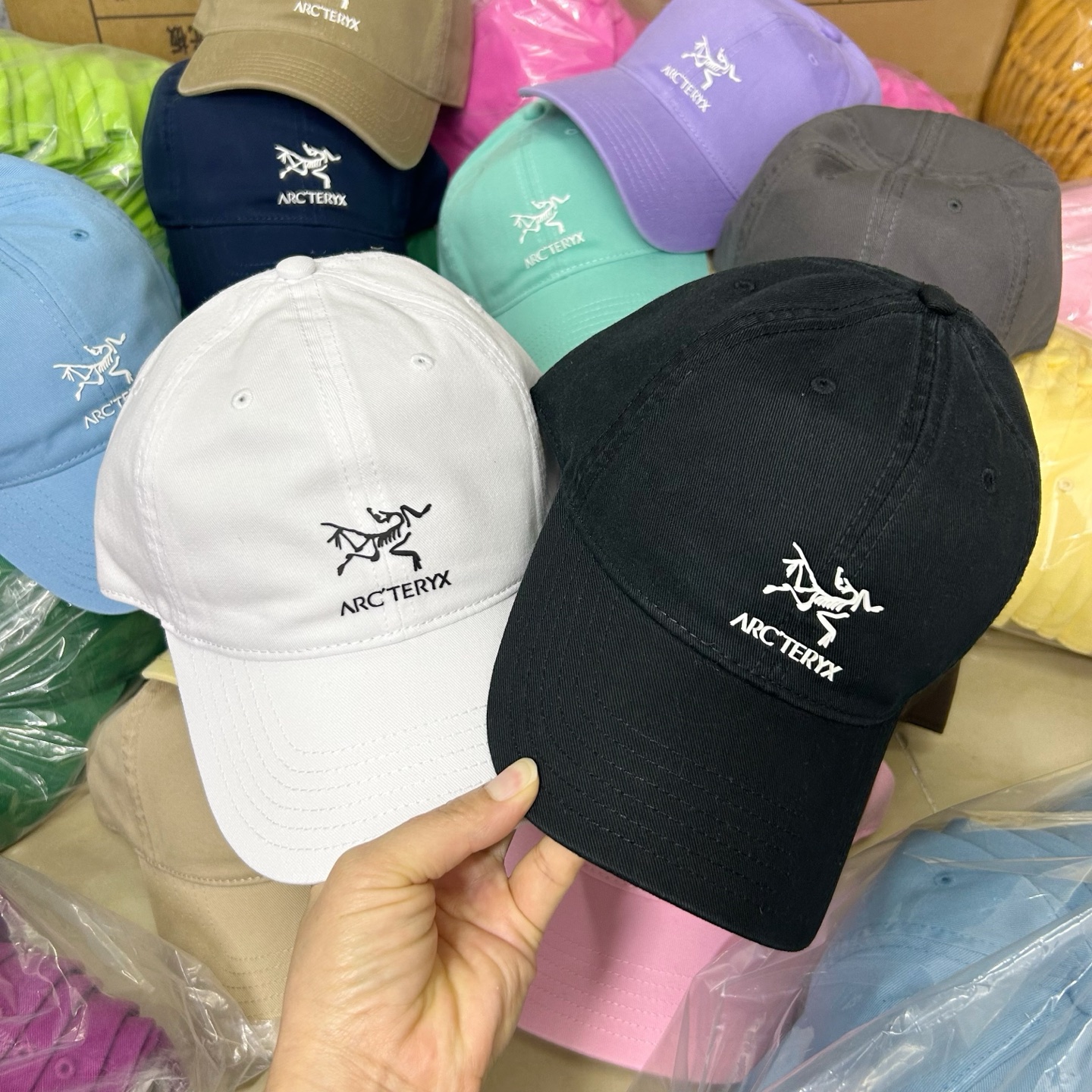 🎀始祖鸟棒球帽🧢 高端软顶——-