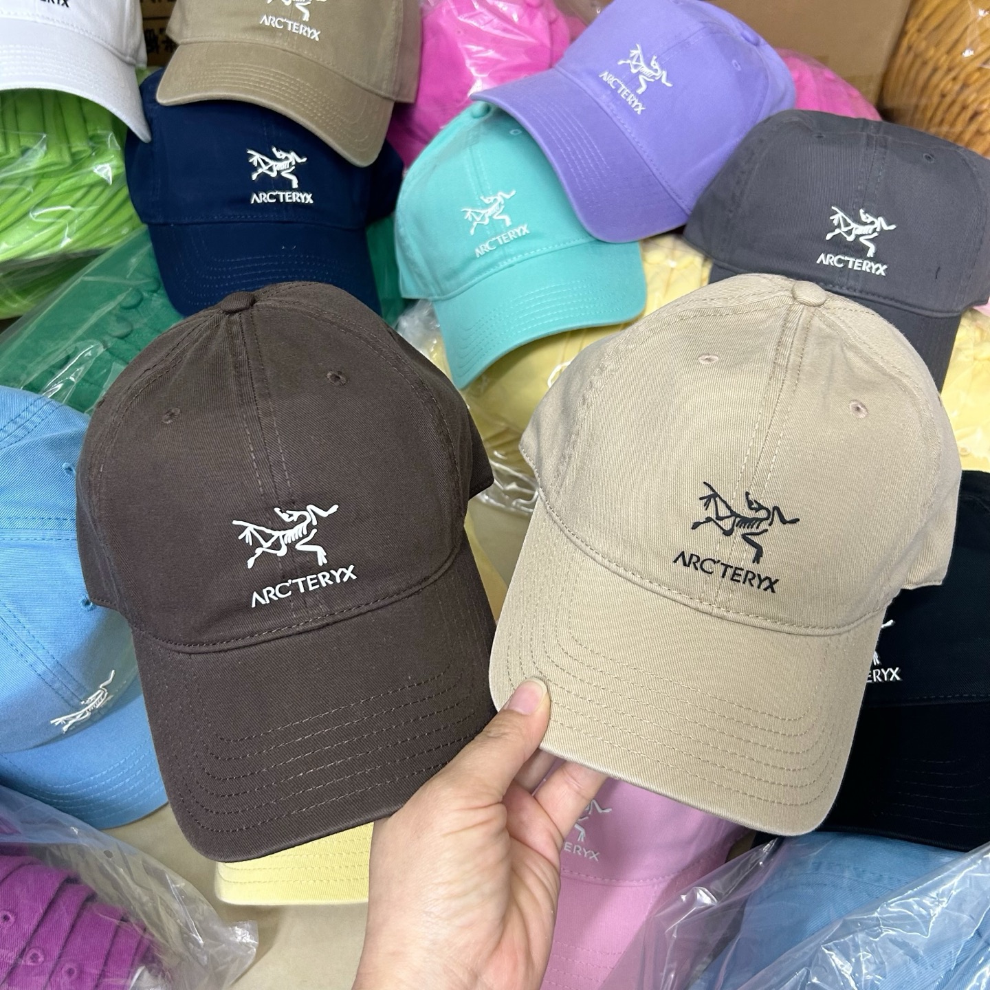 🎀始祖鸟棒球帽🧢 高端软顶——-