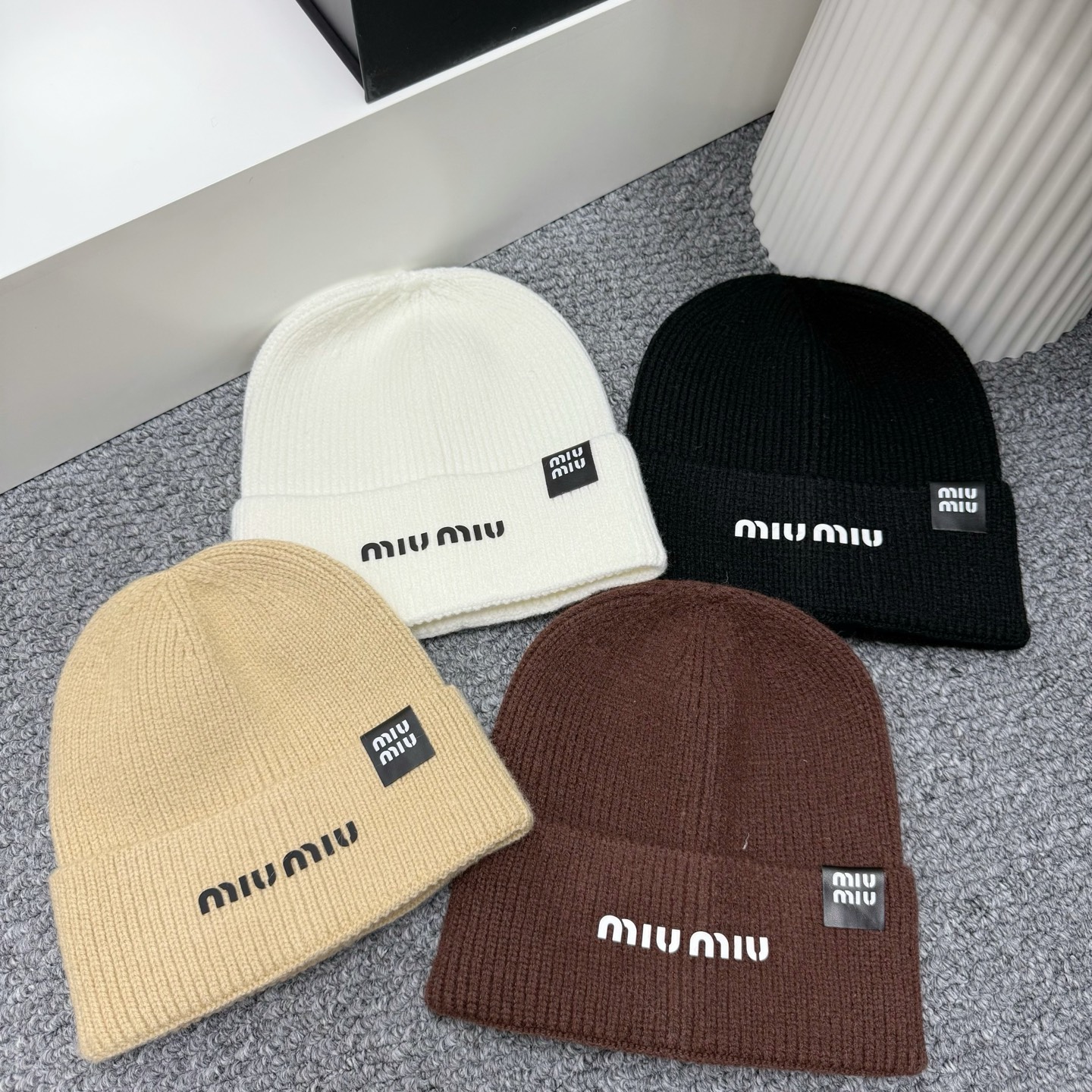 💛配防尘袋【MIUMIU缪缪】2026秋冬新款男女款针织毛线帽，大牌简约～秋冬穿搭必备