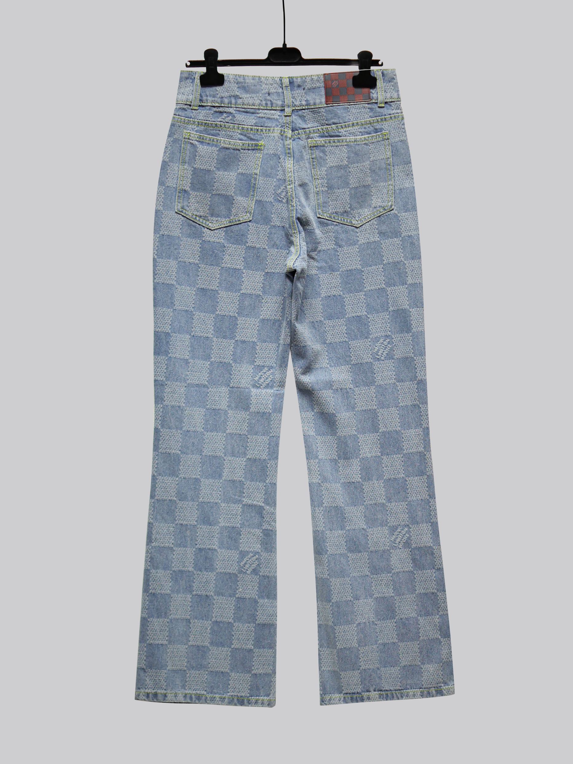 LV 24ss new These washed light jeans from SS24 Show feature a slim bounced silh