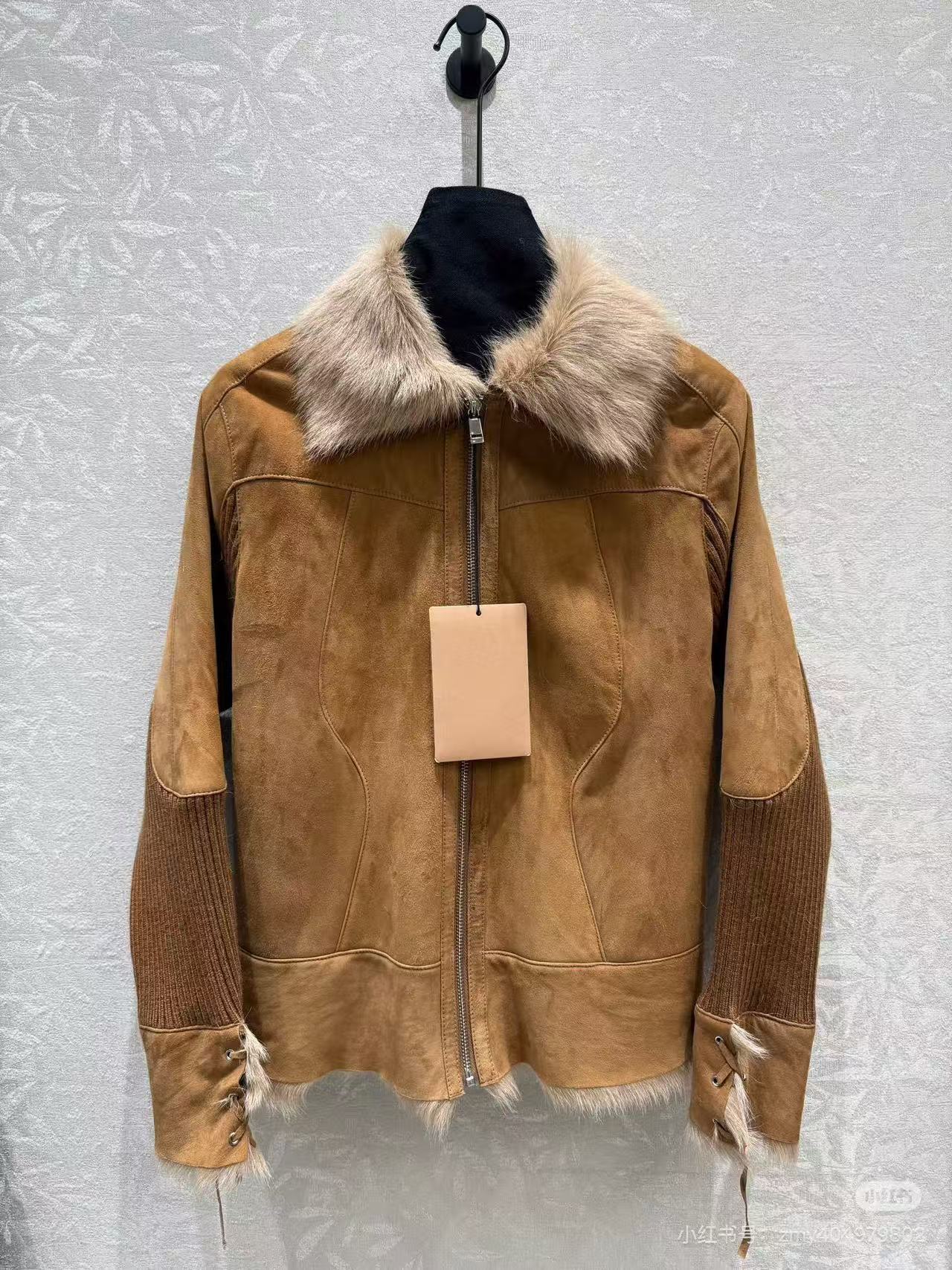 Loro Piana New Fur-Lined Coat Large Fur Collar Vintage Vibe Distressed Texture Knit Splicing Cuff Straps Fuzzy Hem Zipper Closure Relaxed Atmosphere Top Quality
