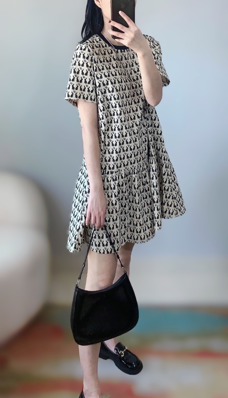 Max春夏连衣裙定制高支棉面料舒适显档次，印花图案独特而生动，精致的艺术体现！码数：S-XL