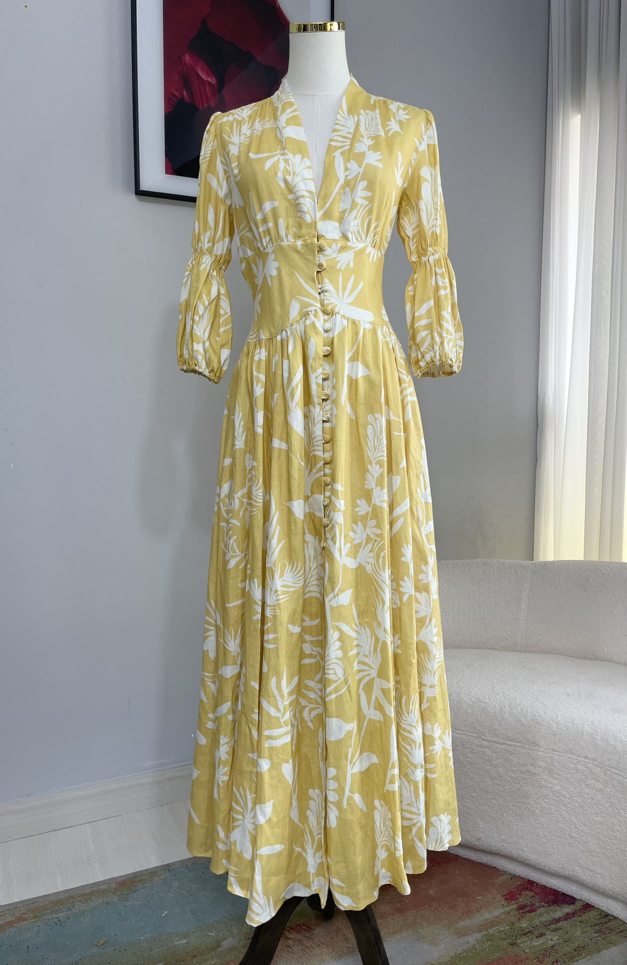 NO:861157,The new vacation series one-piece dress is made of original custom-made linen fabric. The upper body of the breathable natural fabric is comfortable and breathable. The oversized skirt interprets the casual fashion style!  The craftsmanship is super strong. The color is super correct. The size is 36-42. Ready-made, women's clothing, skirts, etc.19860909新款度假系列连体裙 原版定制亚麻面料,会呼吸的天然面料上身舒爽透气,超大裙摆诠释出随性的时尚风格！工艺性超强.颜色超正 码数36-42 现货,女装,skirts,,Women's clothing