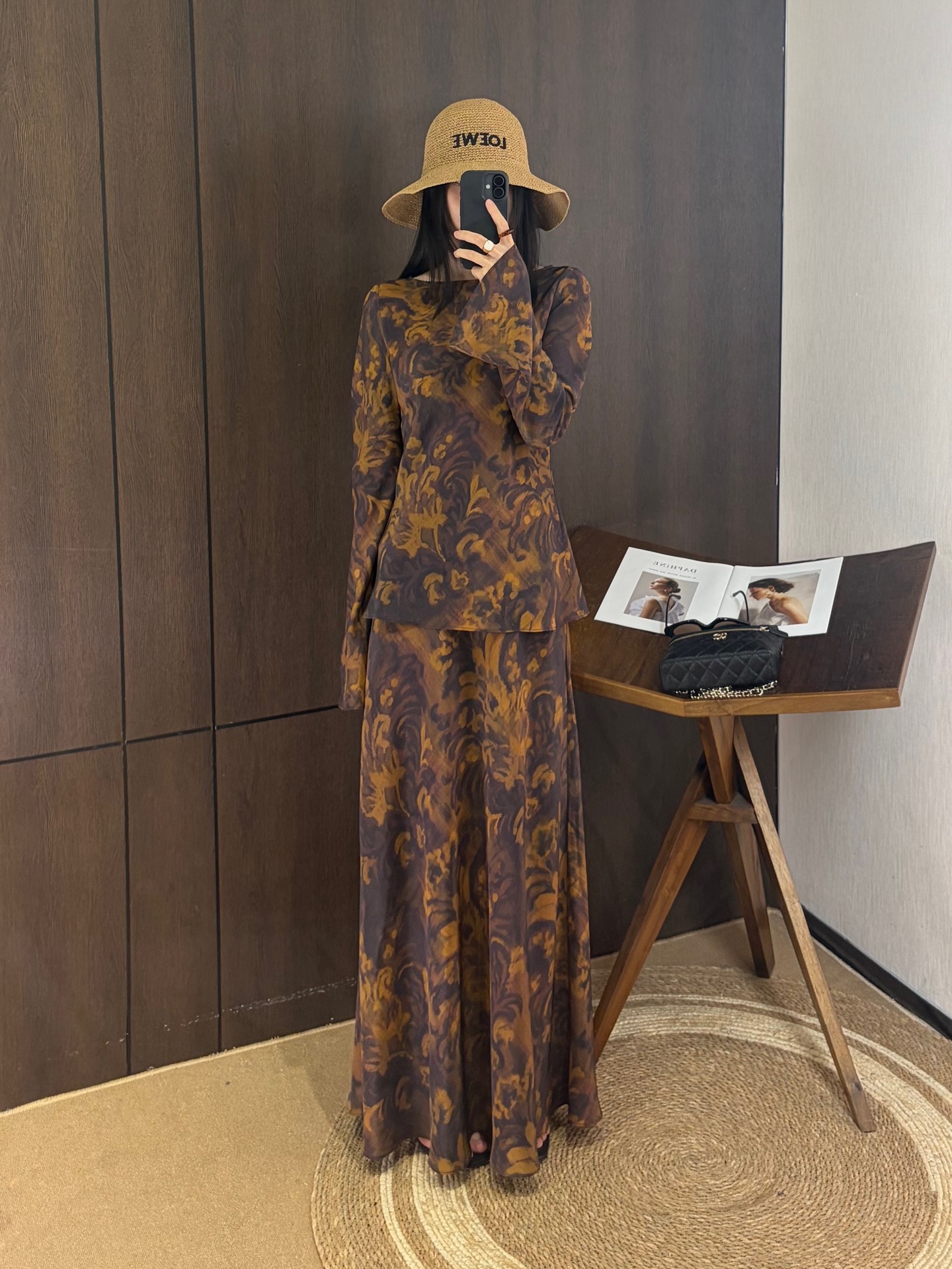 NO:861386,INTO THE EAST Acanthus Oil Paint Set Mulberry Silk Bias-cut process makes drape and comfort perfect, size S-XL, Fendi-clothing, fendi,19860909INTO THE EAST 茛苕油彩套装桑蚕丝 斜裁工艺让垂坠感和舒适度满分,码数S-XL,芬迪-服装,fendi,,Women's clothing