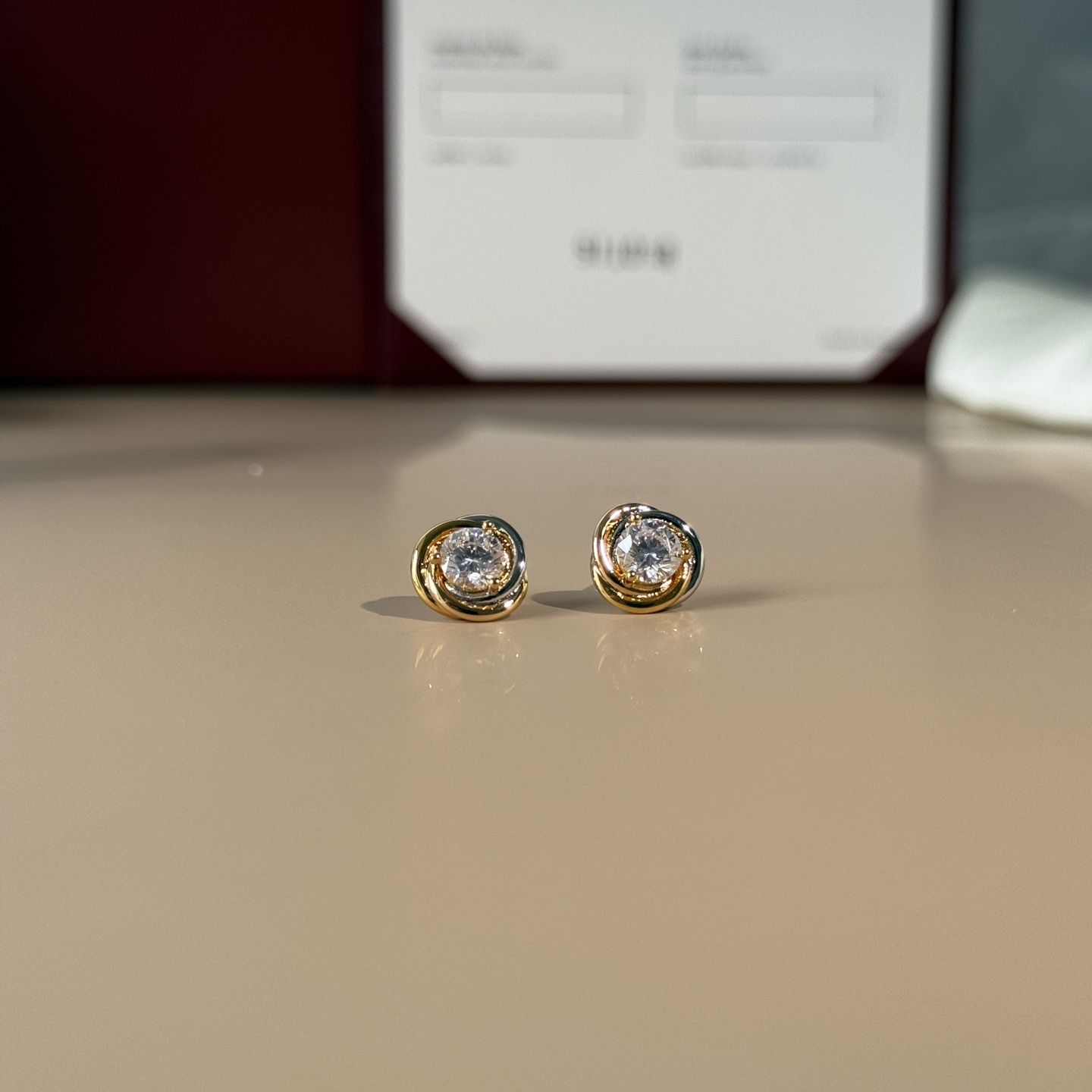 NO:765769,Cartier Cartier Trinity rose gold white gold diamond three-ring earrings, cartier, cartier, earrings, gold, Cartier high-end jewelry19860909Cartier卡地亚Trinity 玫瑰金黄金白金钻石 三环耳环,,cartier,cartier,earrings,gold,卡迪亚高端饰品,Jewelry