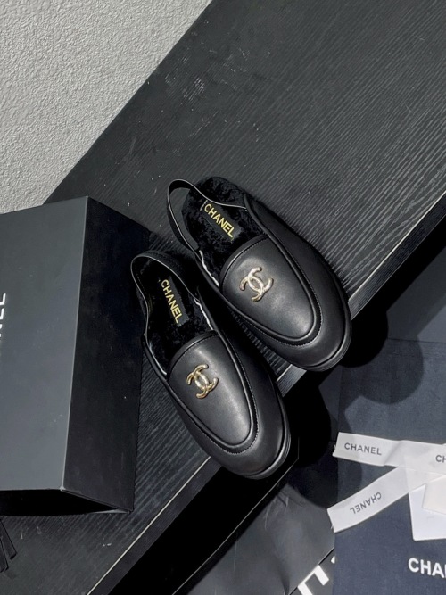 Chanel Women's Black Leather CC Logo Slip-On Mules Loafers 1 Chanel Women's Black Leather CC Logo Slip-On Mules Loafers