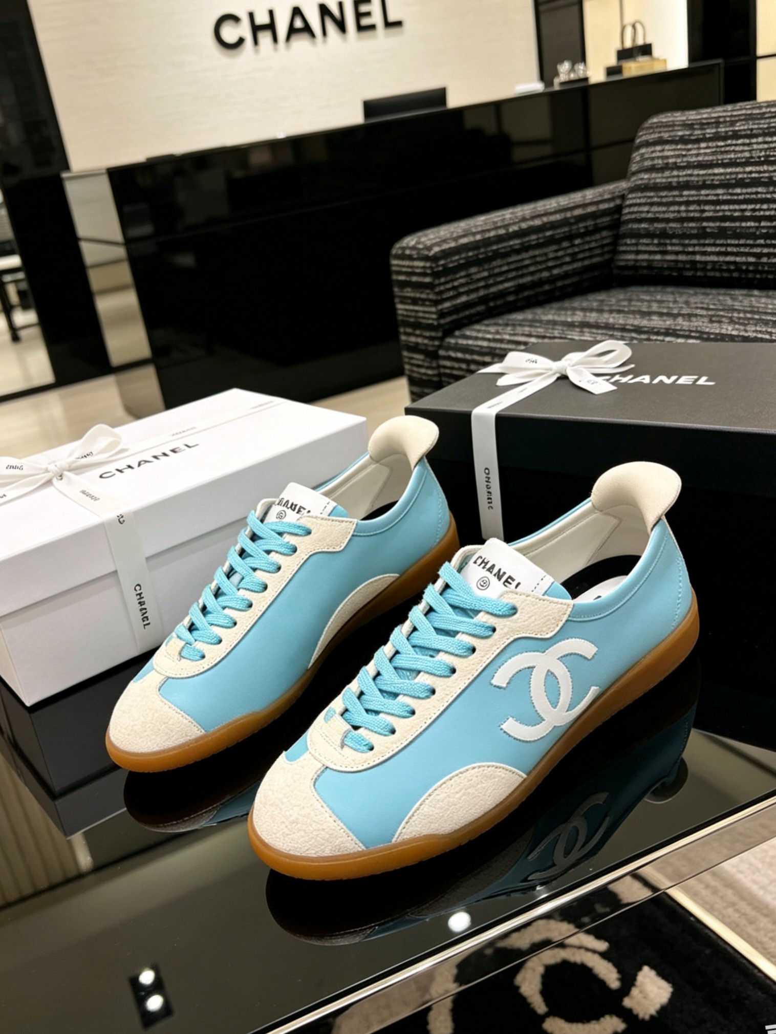 NO:876294,Dongguan factory produces original soles with matching color and transparent soles, which are by no means common stock in the market. They are purchased on behalf of others and packaged in a Chanel special gift box. Xiaoxiang 26/A official website latest sneakers, counter quality, all materials are customized according to the original version!  Purchase authentic products developed. Fabrics: Original customized sheepskin, lining sheepskin, original customized sheepskin for foot pads, soles with molded soles. Size: 35-41 (.40.41. Customized, non-refundable), casual shoes/sports shoes, chanel, sneakers, sheepskin19860909东莞大厂生产原版鞋底对色透明鞋底绝非市场普圾货现货发售,代购级 配香奈专用礼盒包装. 小香26/A 官网最新款 运动鞋 专柜品质 所有材质都根据原版定制！购入正品开发 面料: 原版定制羊皮 内里羊皮 垫脚原版定制羊皮 鞋底对版开模底 Size: 35-41（.40.41.定制不退换）,休闲鞋/运动鞋,chanel,sneakers,sheepskin,Women's Shoes