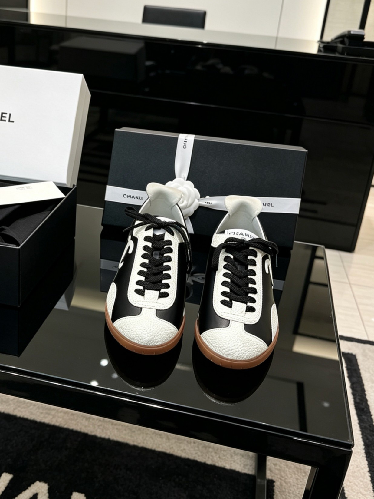NO:876300,Exclusively for Dongguan major factory to produce original soles, color-matching transparent soles are by no means common stock in the market, they are purchased on behalf of others and packaged in a Chanel special gift box. Xiaoxiang 26/A official website latest sneakers, counter quality, all materials are customized according to the original version!  Purchase authentic products developed. Fabrics: Original customized sheepskin, lining sheepskin, original customized sheepskin for foot pads, soles with molded soles. Size: 35-41 (.40.41. Customized, non-refundable), casual shoes/sports shoes, chanel, sneakers, sheepskin19860909专供东莞大厂生产原版鞋底对色透明鞋底绝非市场普圾货现货发售,代购级 配香奈专用礼盒包装. 小香26/A 官网最新款 运动鞋 专柜品质 所有材质都根据原版定制！购入正品开发 面料: 原版定制羊皮 内里羊皮 垫脚原版定制羊皮 鞋底对版开模底 Size: 35-41（.40.41.定制不退换）,休闲鞋/运动鞋,chanel,sneakers,sheepskin,Women's Shoes