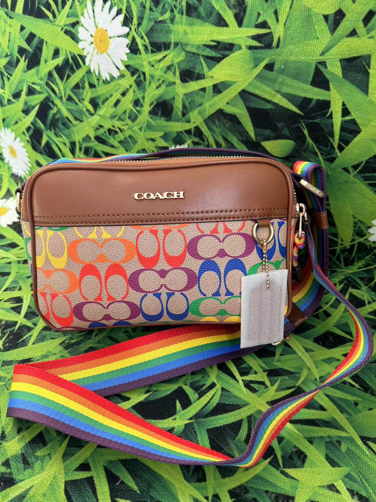 Coach C家 新款相机包#c4007彩色花纹新款男包 标志 GRAHAM斜挎包单肩包，尺寸23*15*7 供应