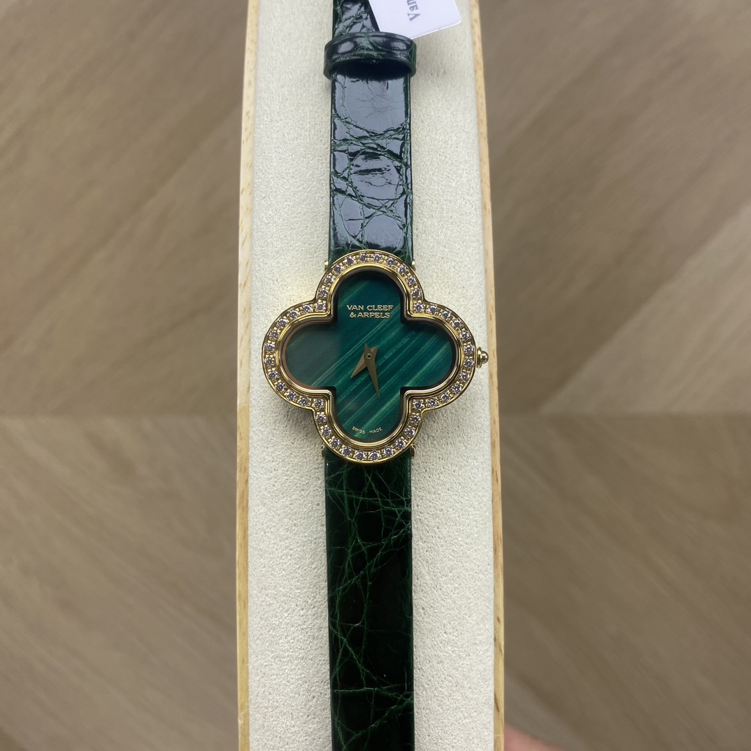 NO:143726,VCA Produced by Van Cleef and Arpels Four-leaf Crocodile Skin Arrived in a small quantity, van clue, crocodile skin19860909VCA出品 梵克雅宝四叶草 绿鳄鱼皮少量到货,,van cleef,crocodile skin,Watch