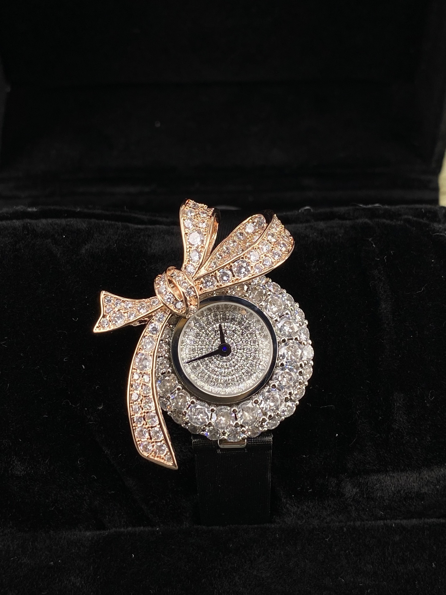 NO:689689,Graff rose gold butterfly flower preview,19860909格拉芙玫瑰金蝴蝶花预告,,Watch