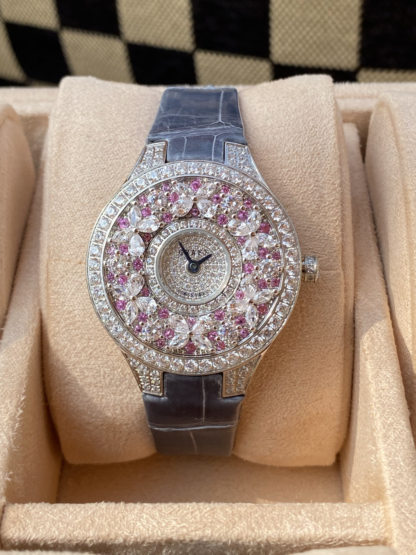 NO:725927,Graf’s best-selling colors of 2026,19860909格拉芙 2026 年热售颜色,,Watch