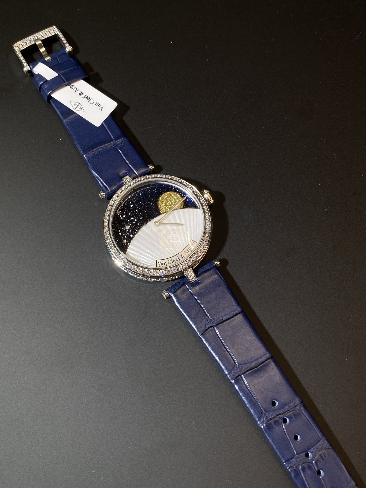 NO:727447,2026 new model Sun Moon Star, please look for the 'market exclusive quality version' produced by VCA. Details determine everything, the quality of craftsmanship.,198609092026新款日月星辰 请认准VCA出品“市场独家品质对版” 细节决定一切,工匠精神的品质.,,Watch