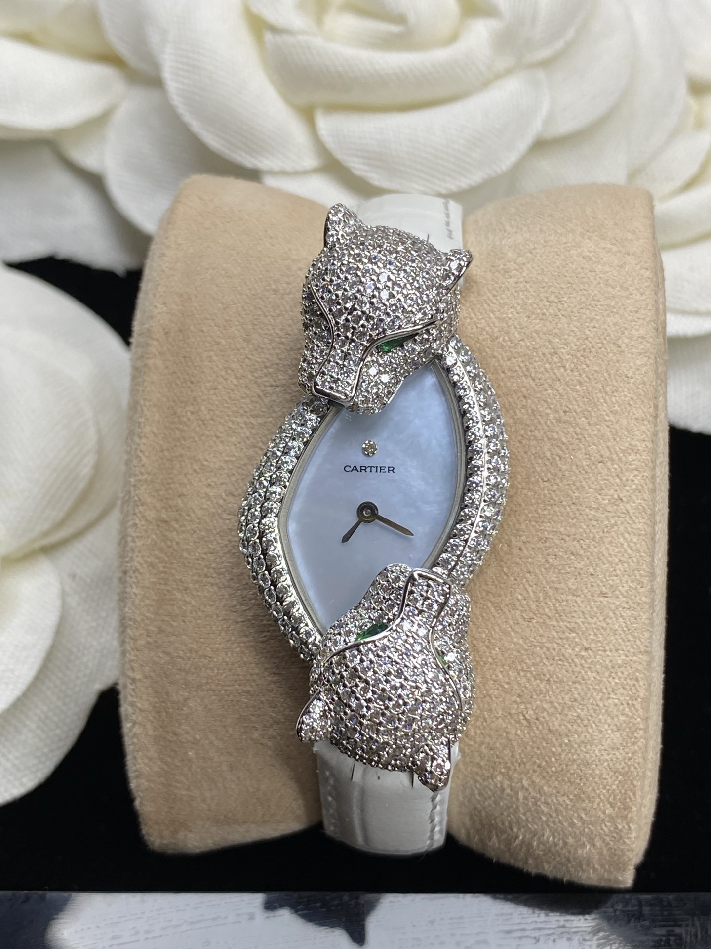 NO:822316,Cartier leopard white cowhide arrives,,cartier,cowhide19860909卡地亚豹子 白色牛皮到货,,cartier,cowhide,Watch