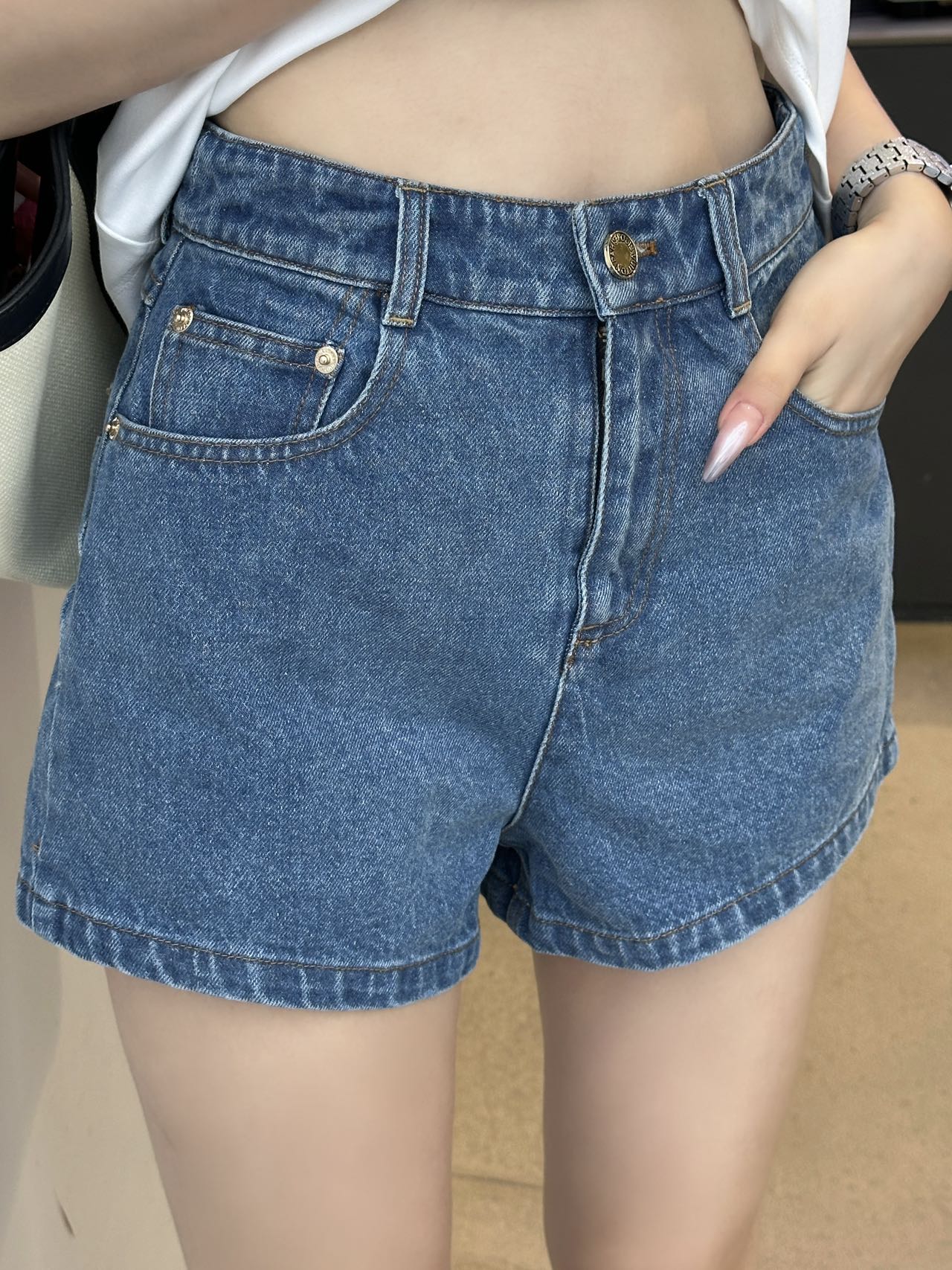 aa.jpg