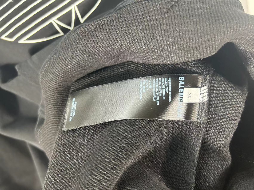 Paris Joint Adidas Embroidered Logo Long-Sleeved Vest – High-Quality Cotton, Comfortable Fit - 图片 9