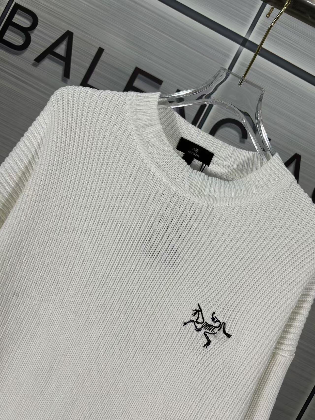 2024 High-End Coarse Sweater: Customized Classic Fashion with Cyst Logo - 图片 4