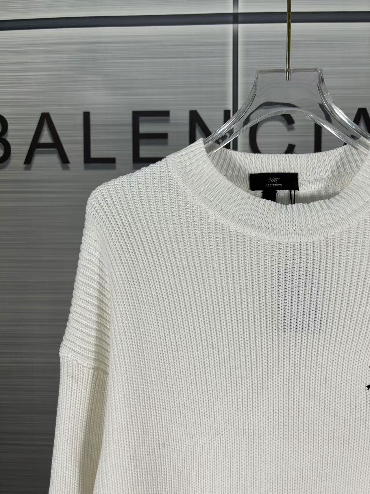 2024 High-End Coarse Sweater: Customized Classic Fashion with Cyst Logo - 图片 5
