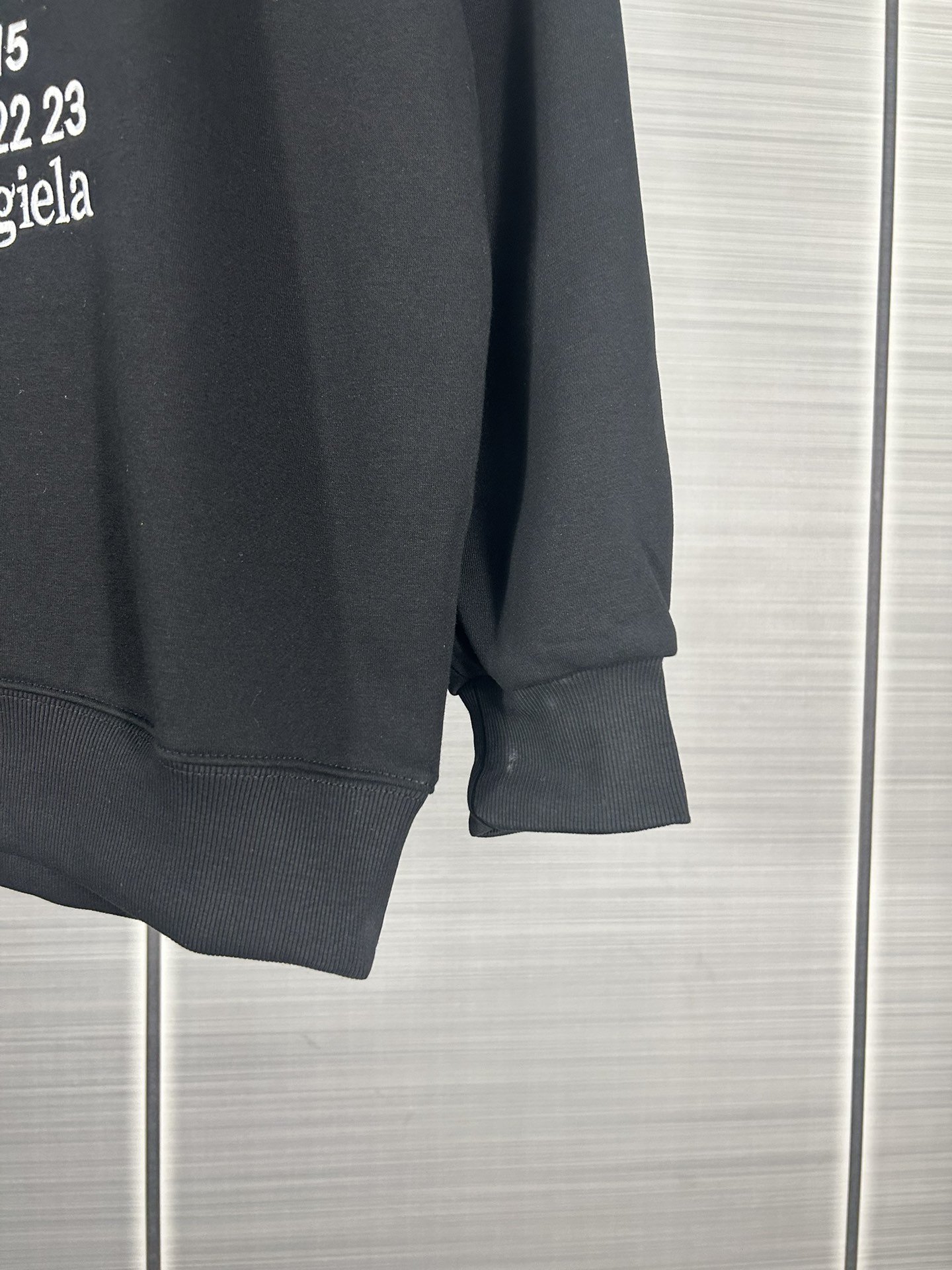 Maison Margiela Magira High-Density Logo Heavy Pants with Digital Embroidery – Details and Sizes - 图片 9