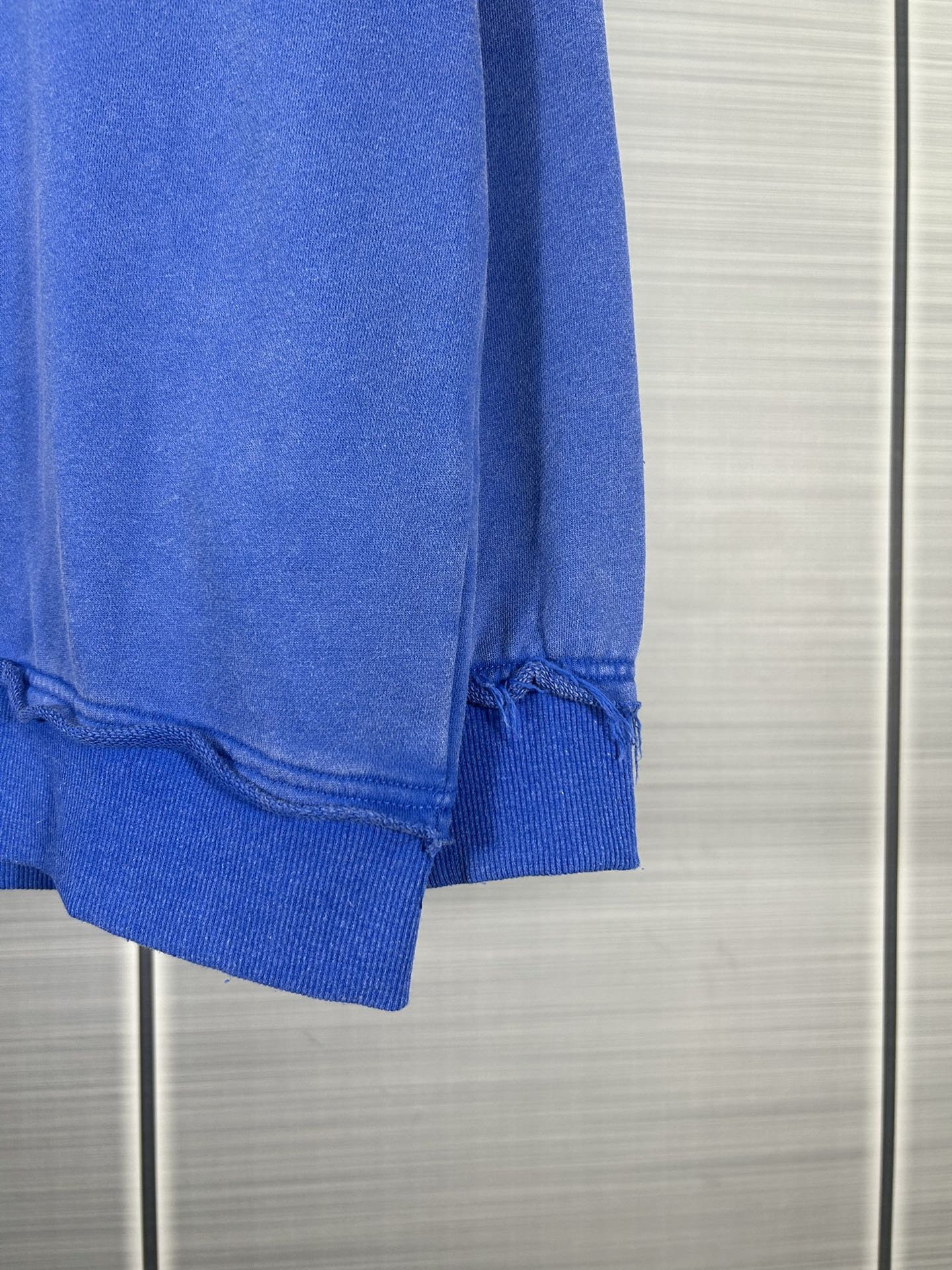 Miumiu’s New Embroidered Shampoo Series with Blue Corsets and Crocheted Clothes - 图片 6