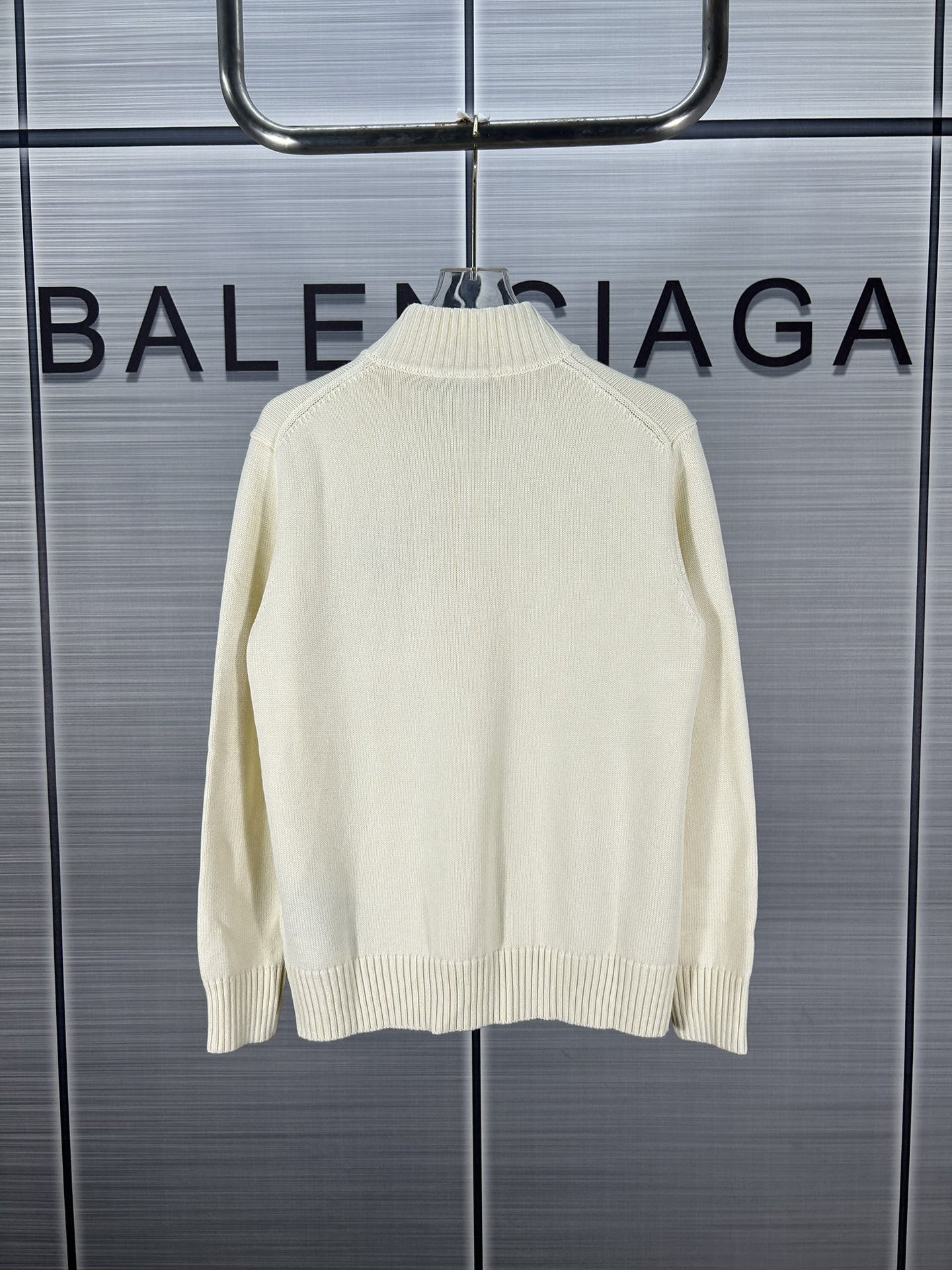 CJCR: Prada 2024 Half-Laced Collar Knit Sweater Coat Collection - 图片 2