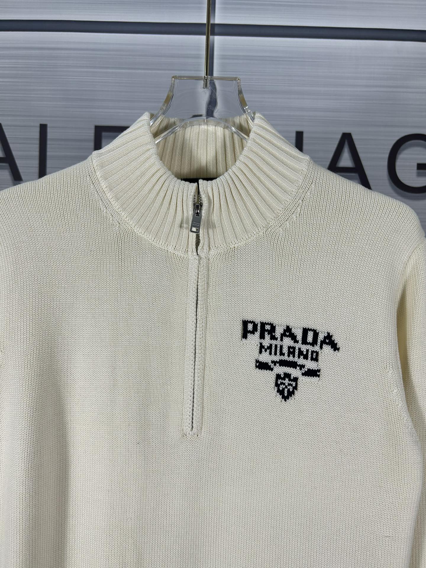 CJCR: Prada 2024 Half-Laced Collar Knit Sweater Coat Collection - 图片 6