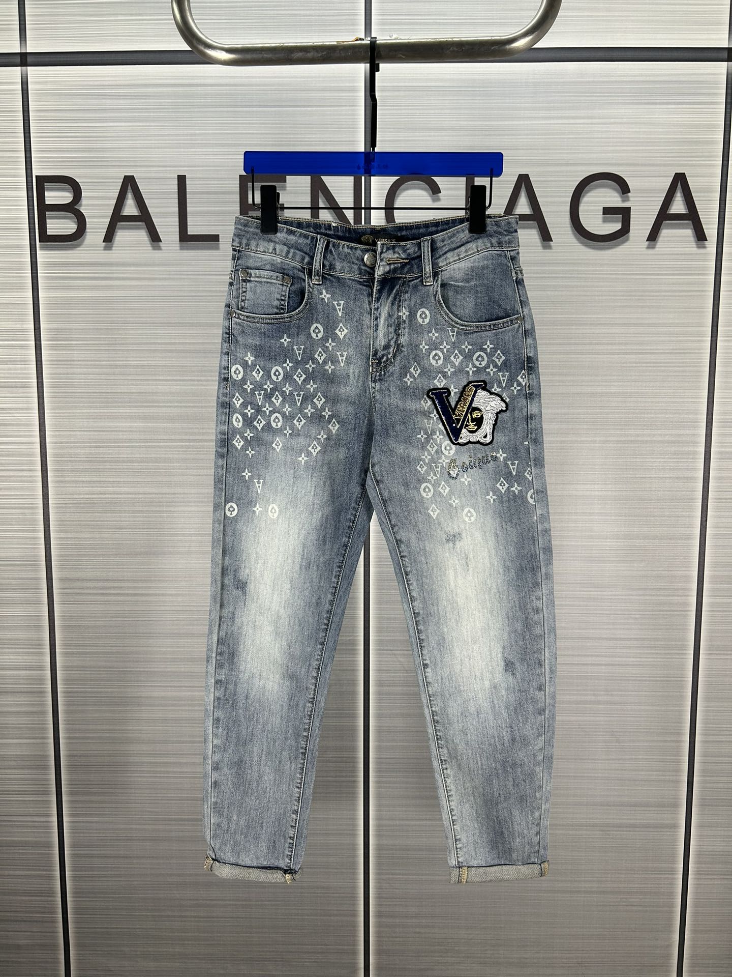 High-Quality Versace Van Schell Embroidery Logo Microflex Jeans for Autumn 2024 - 图片 1