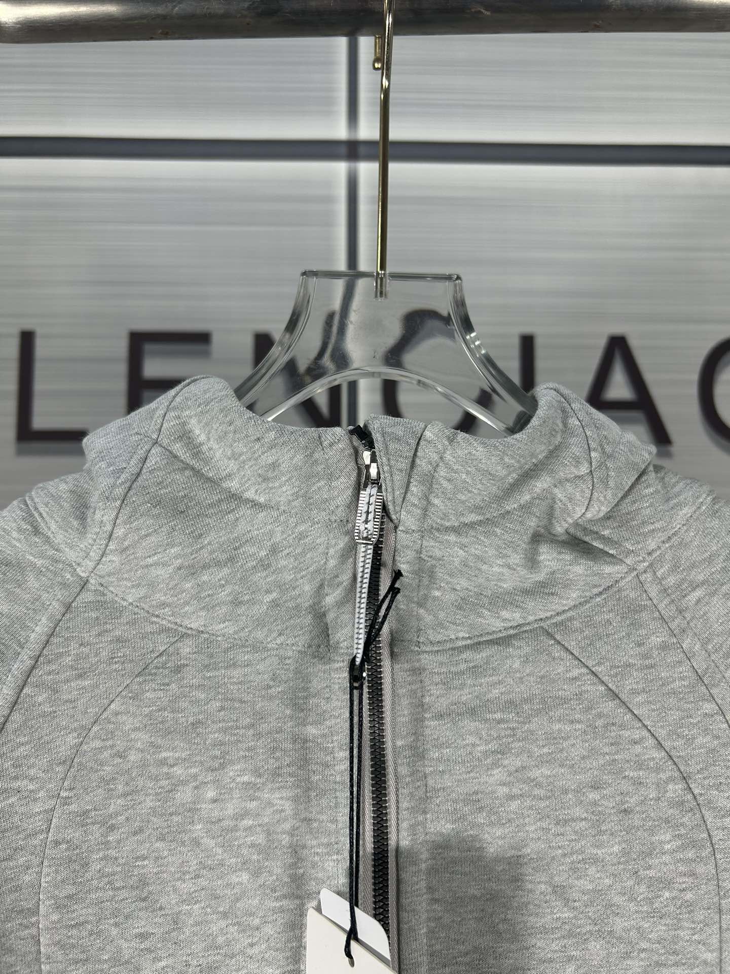 Lulu Scuba Chain Hoodie: Comfortable and Stylish with Tweed Details. - 图片 5