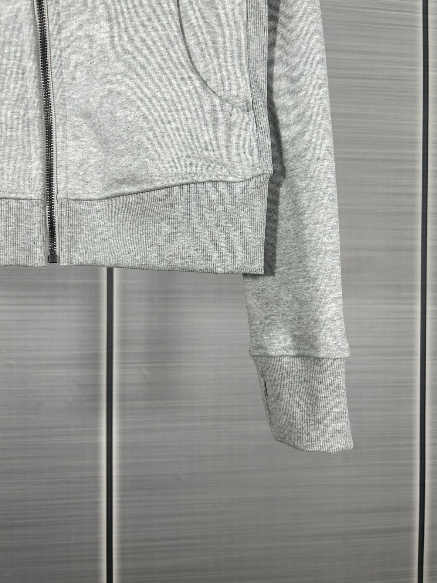 Lulu Scuba Chain Hoodie: Comfortable and Stylish with Tweed Details. - 图片 9