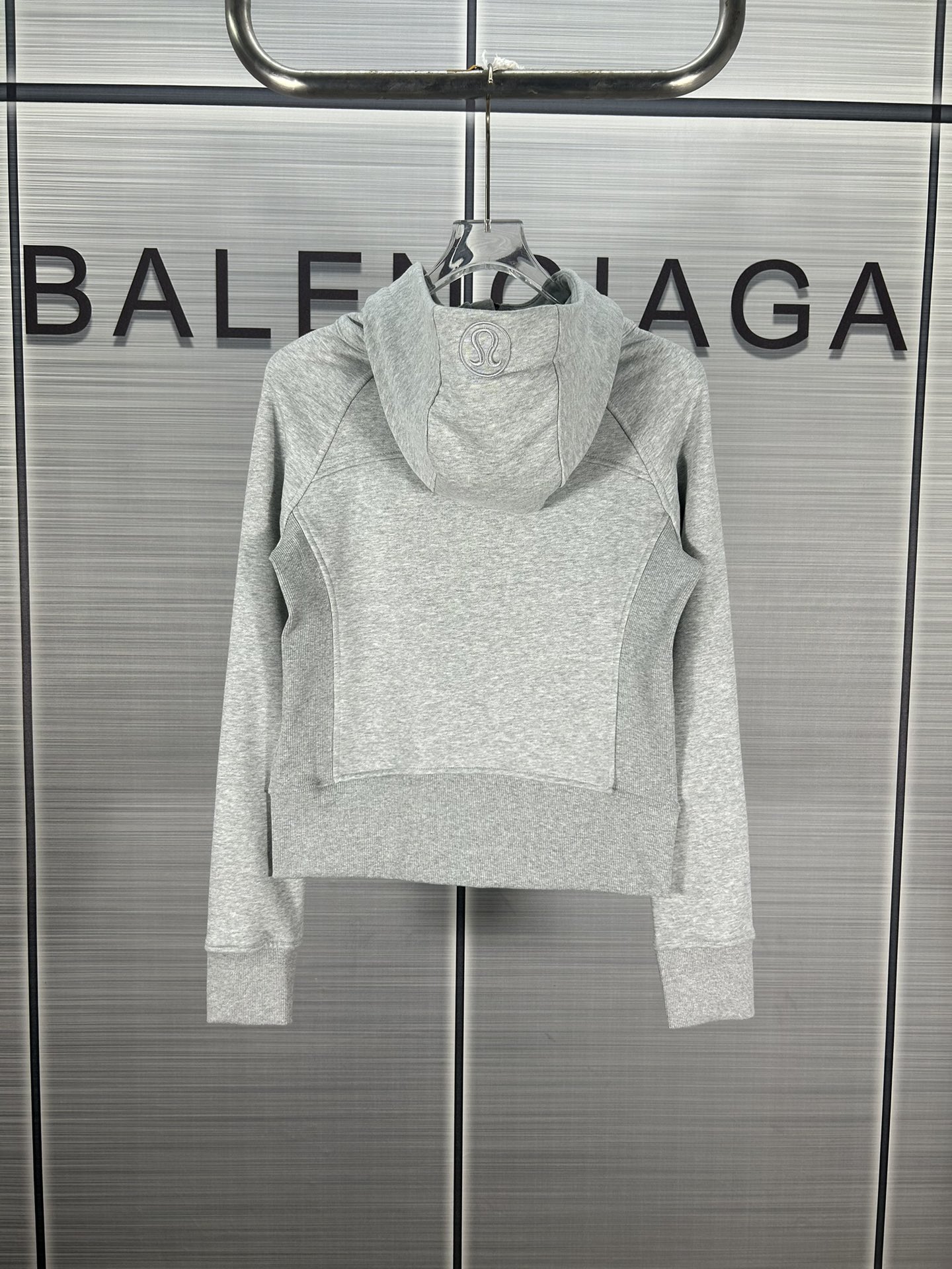 Lulu Scuba Chain Hoodie: Comfortable and Stylish with Tweed Details. - 图片 2