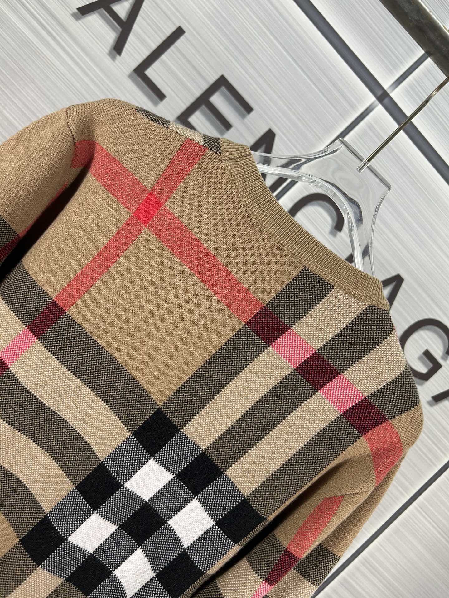 2024 Burberry/Barberley Round-Clip Sweater in High Quality for Same-Sex, Multiple Sizes Available - 图片 7