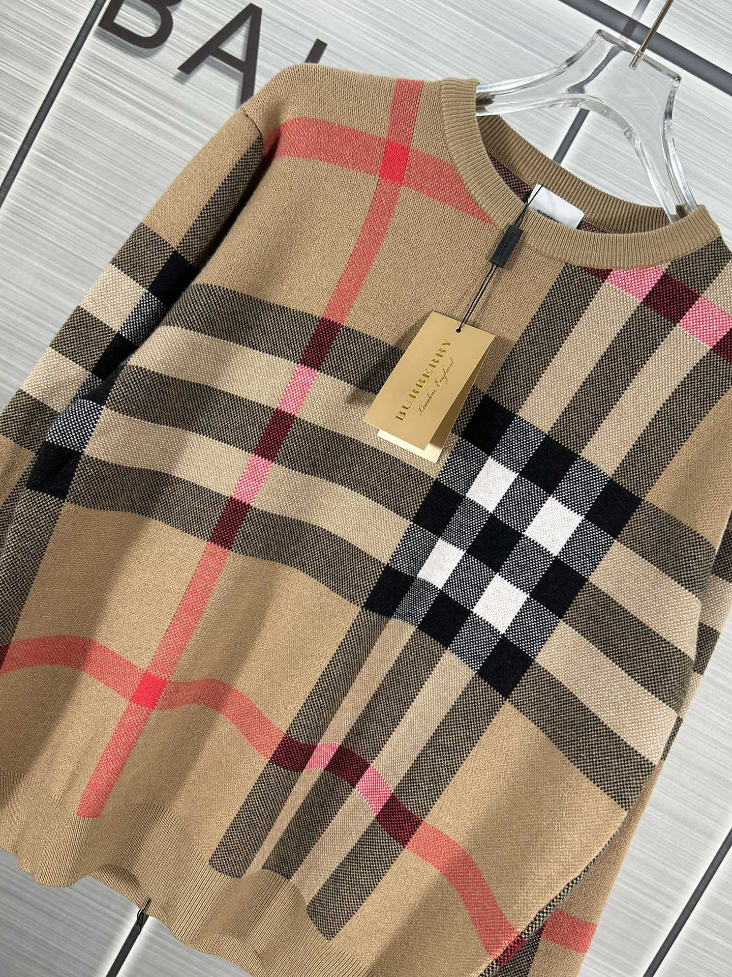 2024 Burberry/Barberley Round-Clip Sweater in High Quality for Same-Sex, Multiple Sizes Available - 图片 6