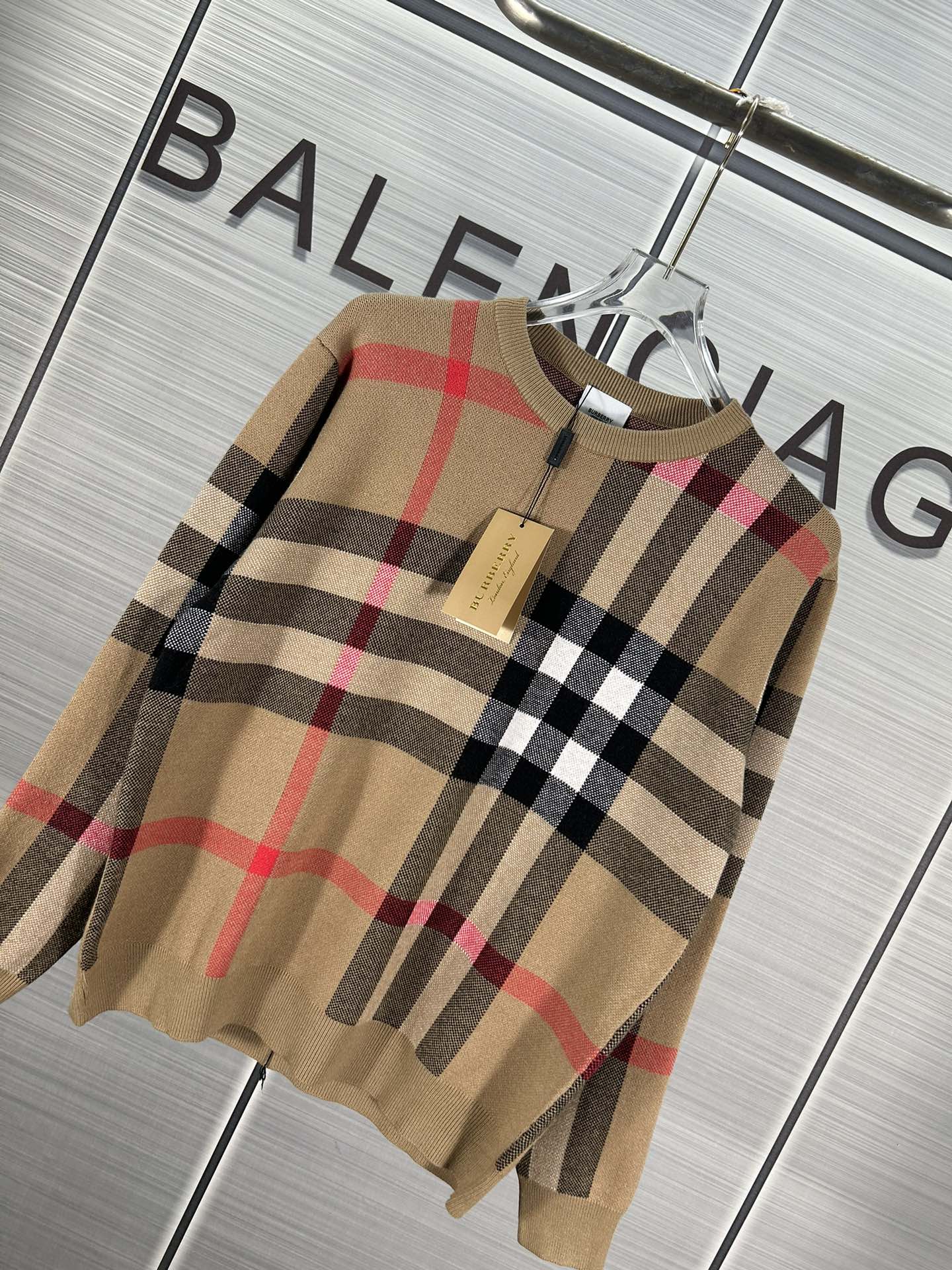 2024 Burberry/Barberley Round-Clip Sweater in High Quality for Same-Sex, Multiple Sizes Available - 图片 4