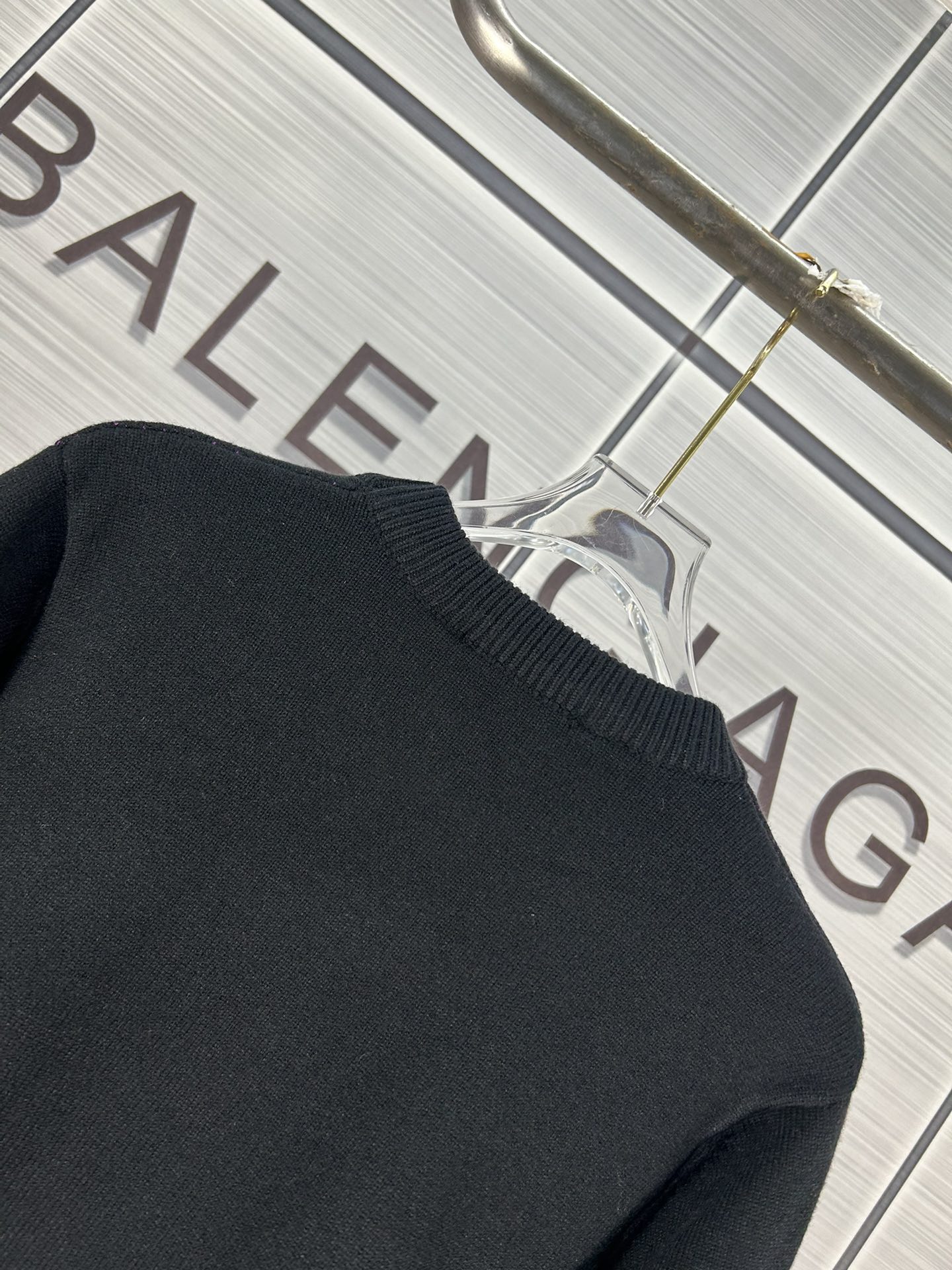 2024 Louis Vuitton Long-Sleeved Hairshirt Collection: Quality Detail for Same-Sex Couples - 图片 3