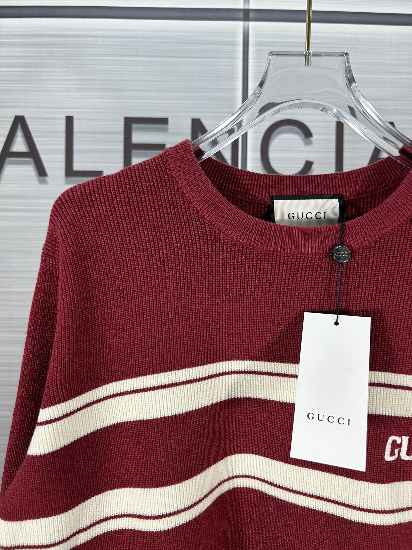 2024 Autumn GUCCI Knitwear Collection: Black and Red, Gender-Neutral Sizes XS-L, Emphasizing Quality and Detail - 图片 5