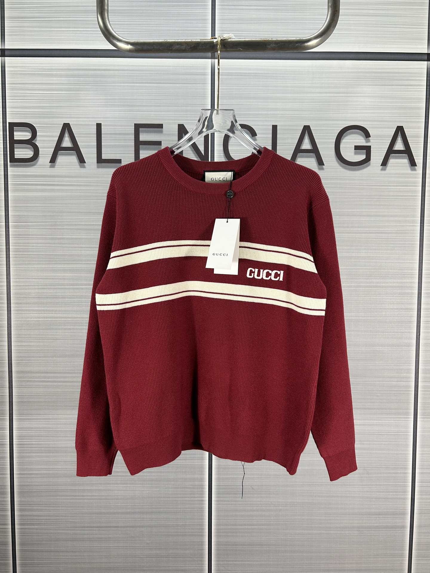 2024 Autumn GUCCI Knitwear Collection: Black and Red, Gender-Neutral Sizes XS-L, Emphasizing Quality and Detail - 图片 1