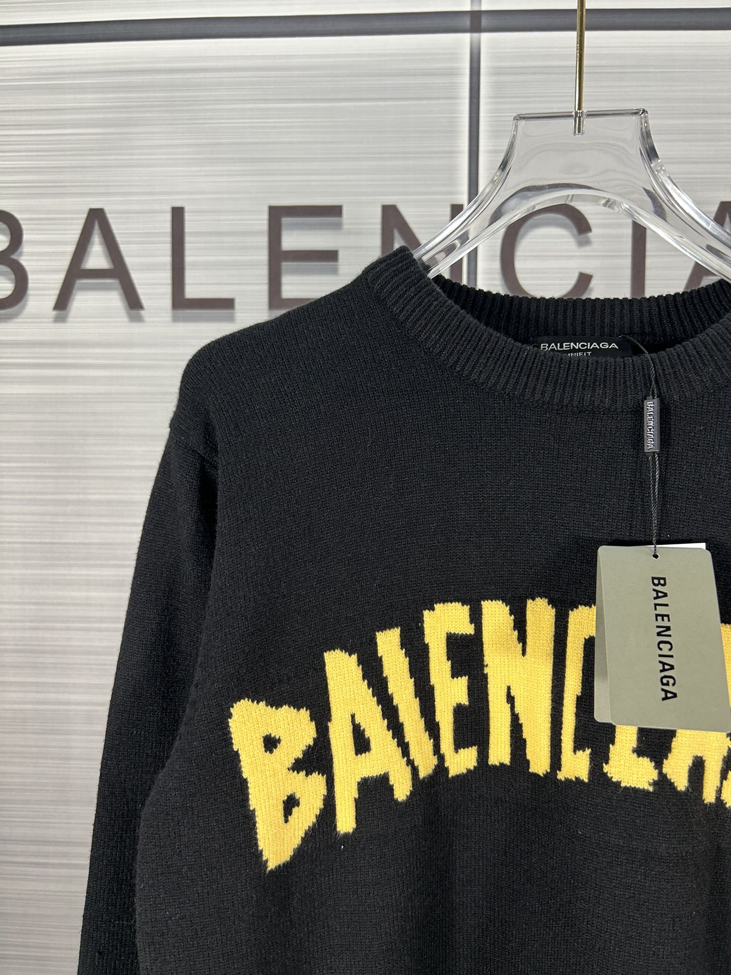 High-Quality Unisex BALENTICAGA Paris Sweaters: 24SS Logo Knit in Black, 2024. - 图片 8