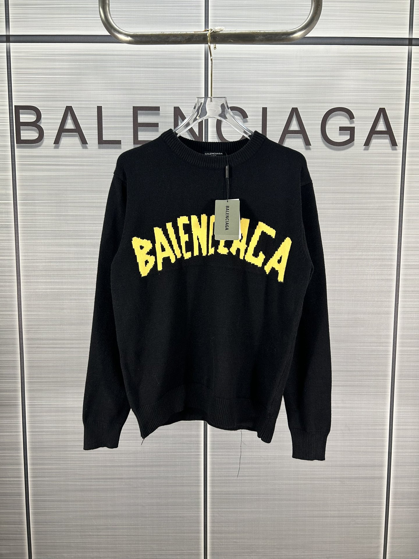 High-Quality Unisex BALENTICAGA Paris Sweaters: 24SS Logo Knit in Black, 2024. - 图片 1