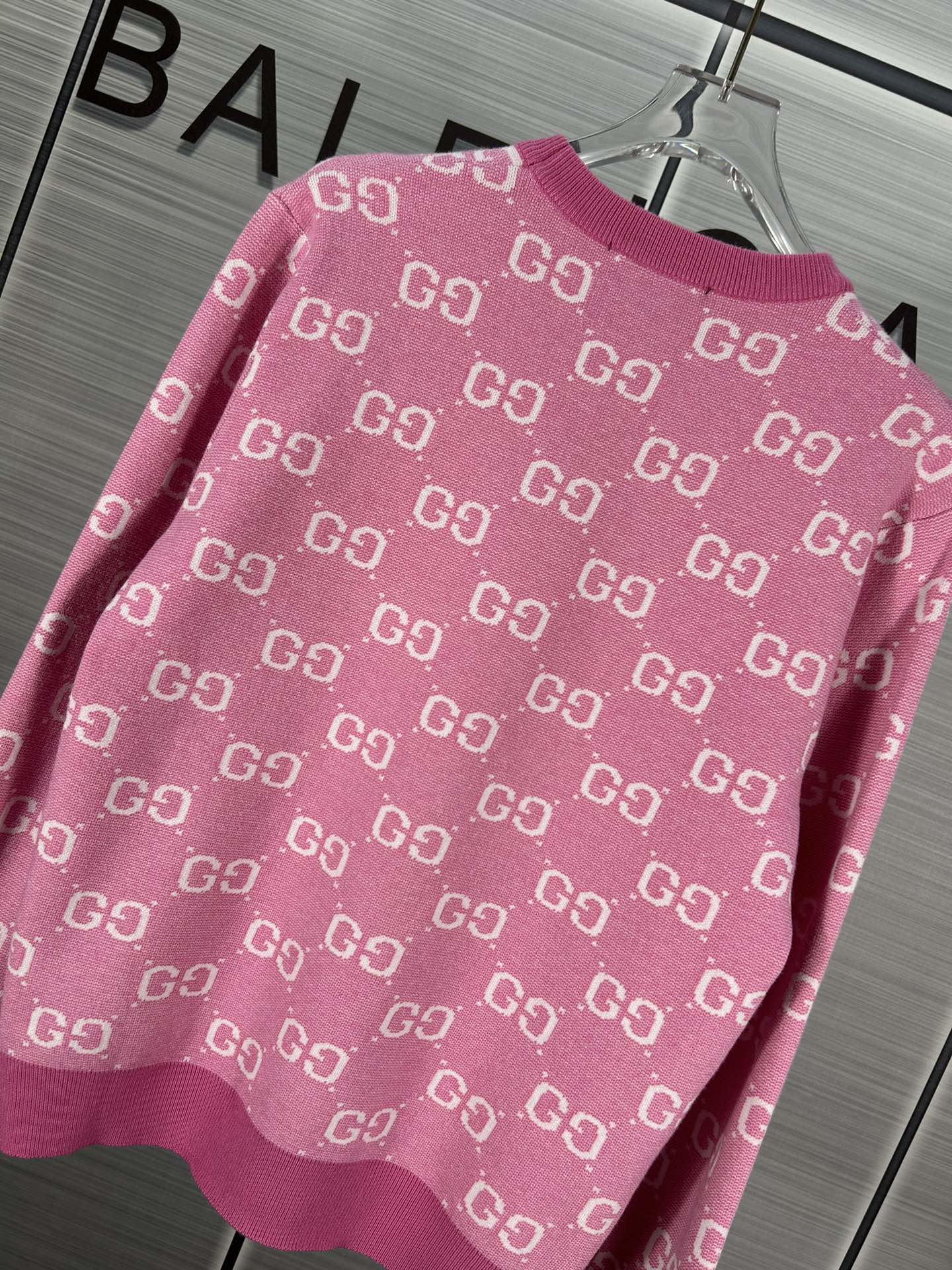 2024 GUCCI Knitted Sweaters: Autumn/Winter Collection with Detailed Quality in Black and Coffee Options - 图片 7