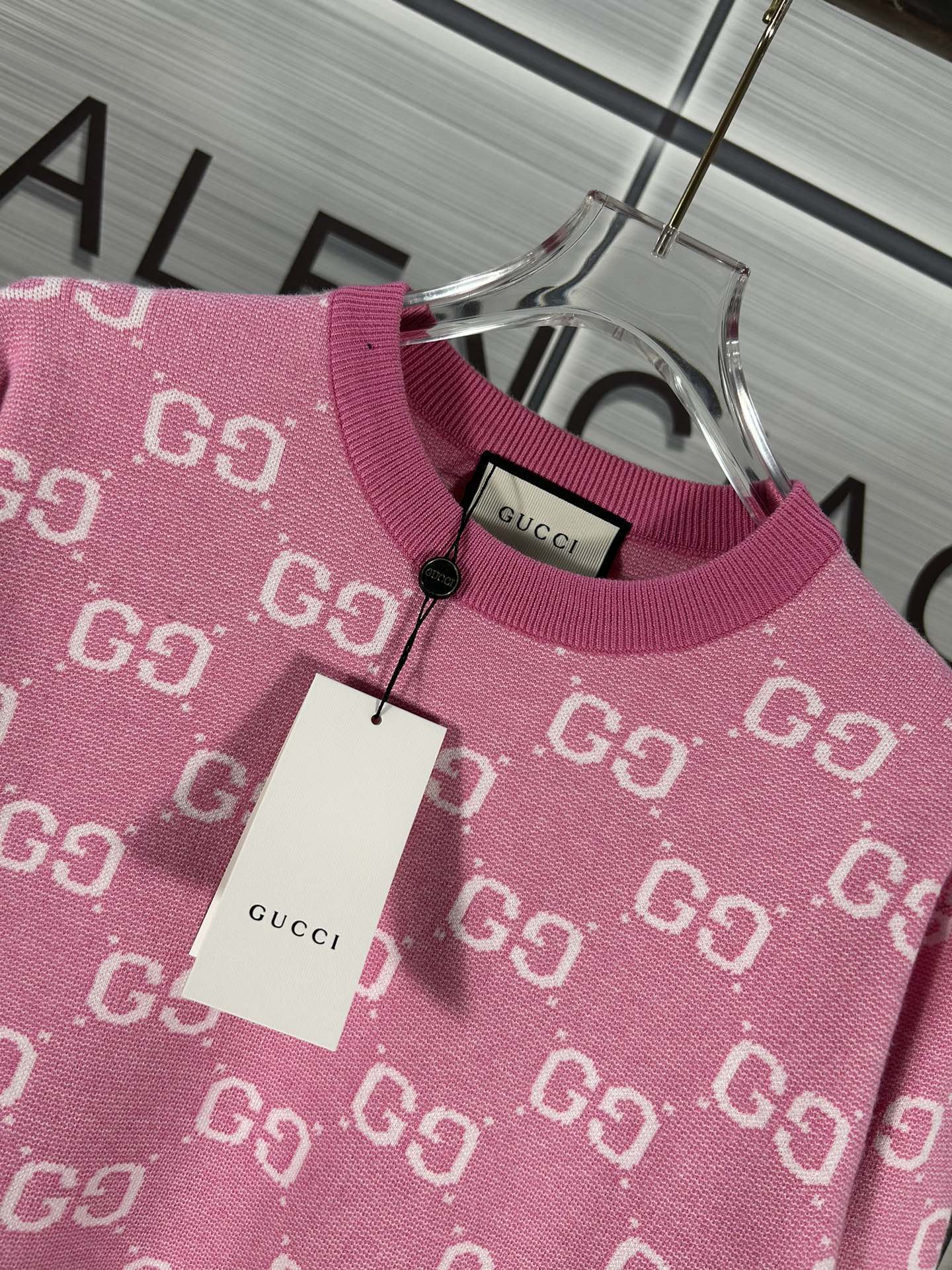 2024 GUCCI Knitted Sweaters: Autumn/Winter Collection with Detailed Quality in Black and Coffee Options - 图片 9